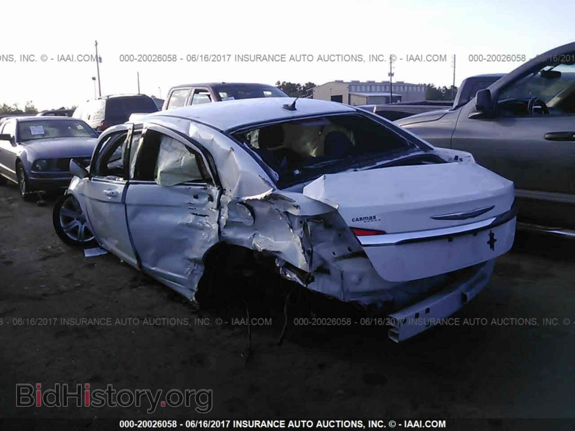 2013 Chrysler 200 - VIN: 1C3CCBAB3DN660482 - Photo 3