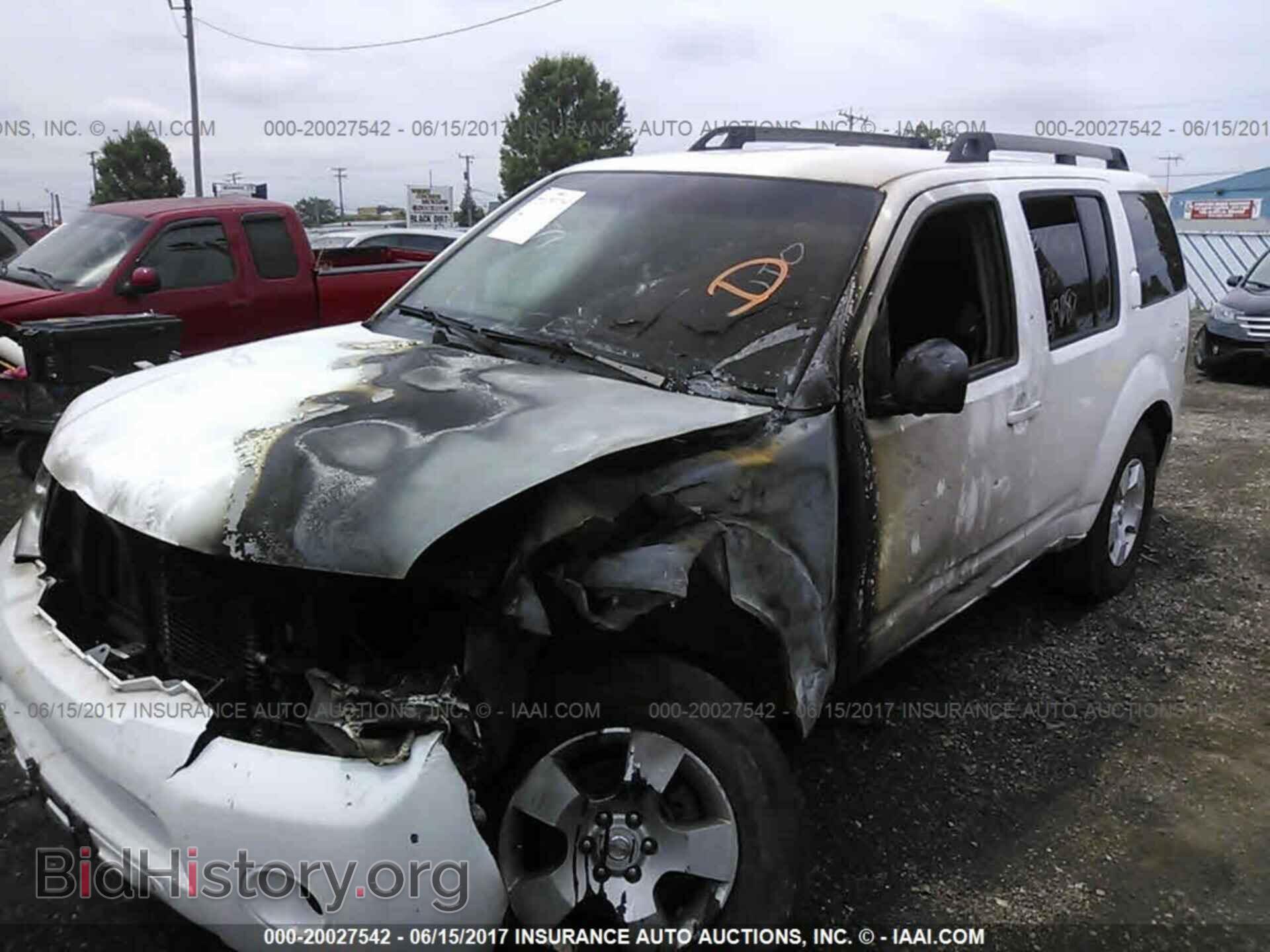 2011 Nissan Pathfinder - VIN: 5N1AR1NB9BC619087 - Фото 2