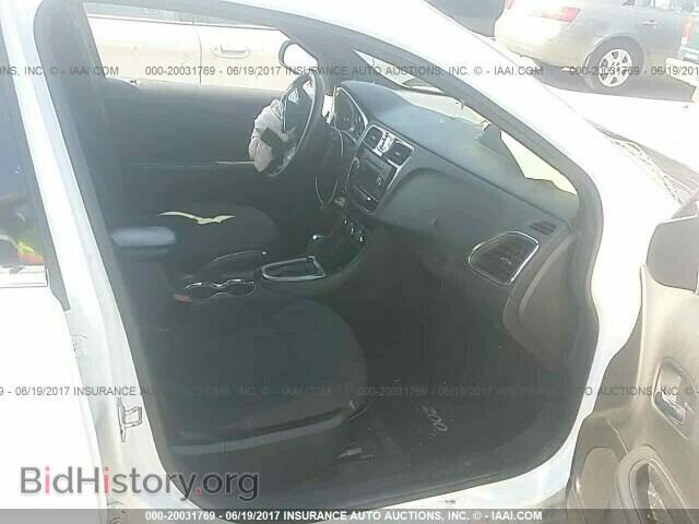 2012 Chrysler 200 - VIN: 1C3CCBAB7CN281810 - Photo 5