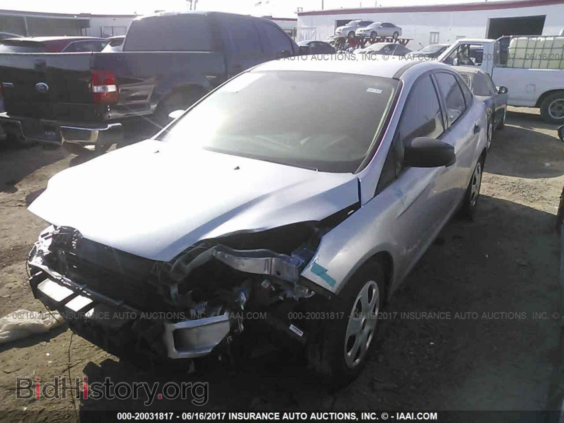 2014 Ford Focus - VIN: 1FADP3E24EL246392 - Фото 2