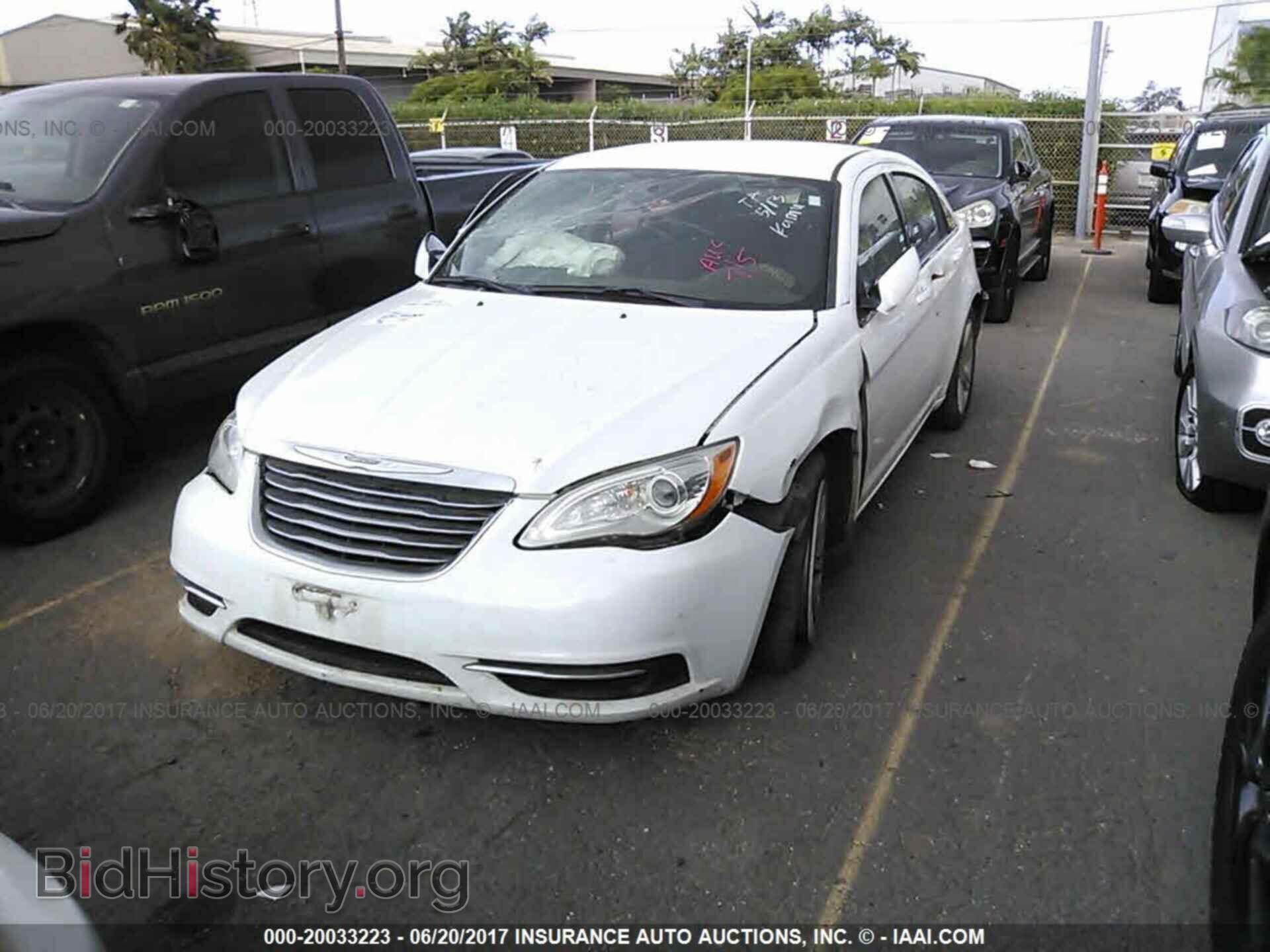 2013 Chrysler 200 - VIN: 1C3CCBAB7DN671954 - Photo 2