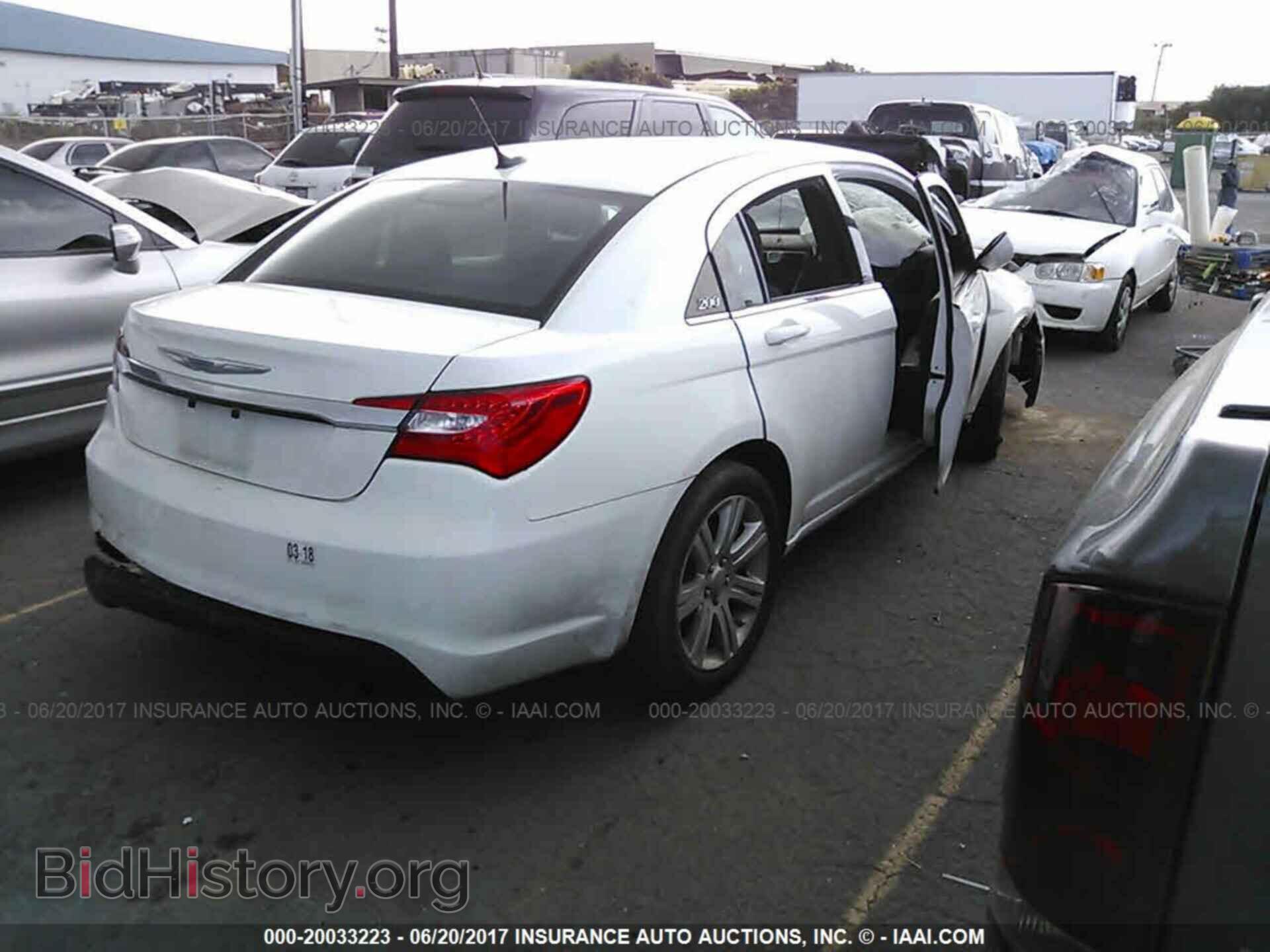2013 Chrysler 200 - VIN: 1C3CCBAB7DN671954 - Photo 4