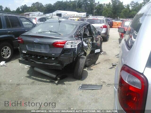 2017 Ford Focus - VIN: 1FADP3F20HL202747 - Photo 4