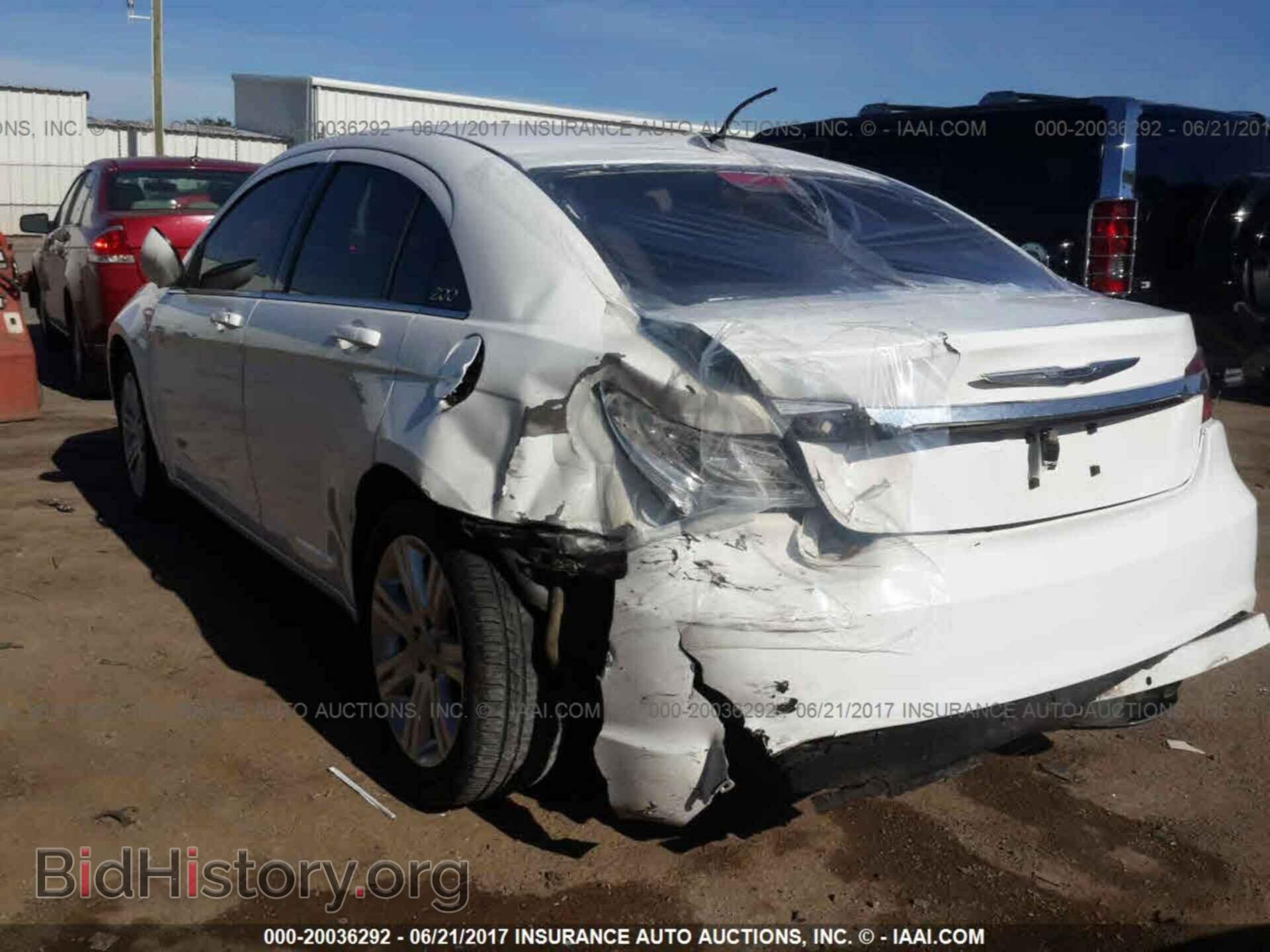 2013 Chrysler 200 - VIN: 1C3CCBBB1DN734870 - Photo 3