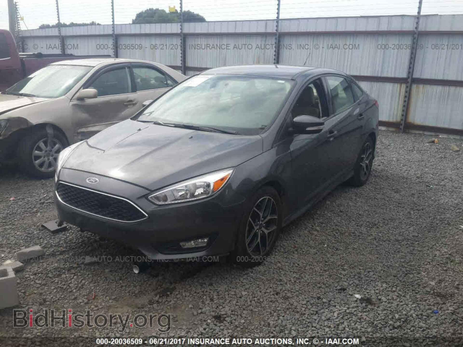 2016 Ford Focus - VIN: 1FADP3F24GL376643 - Фото 2
