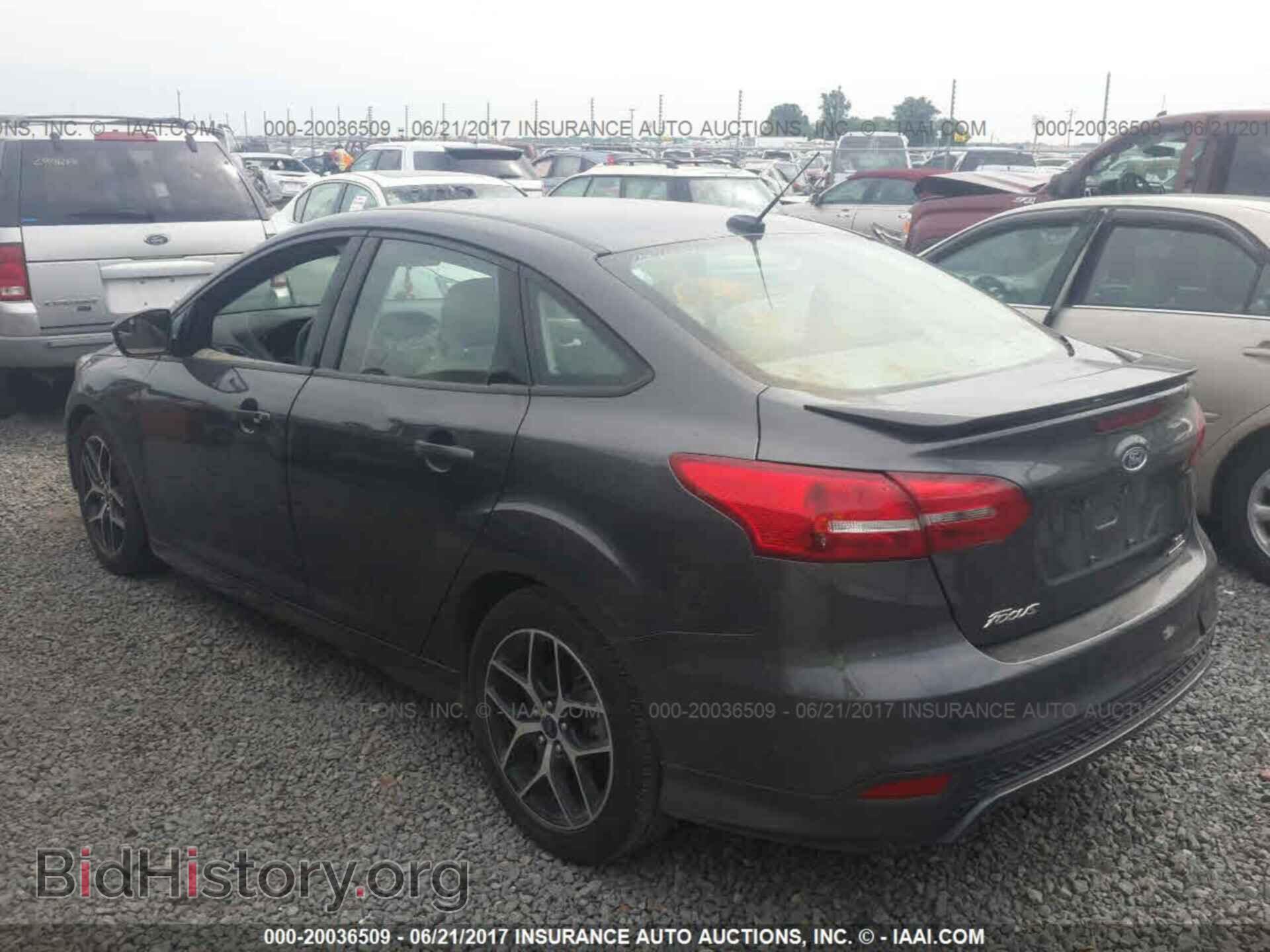 2016 Ford Focus - VIN: 1FADP3F24GL376643 - Фото 3