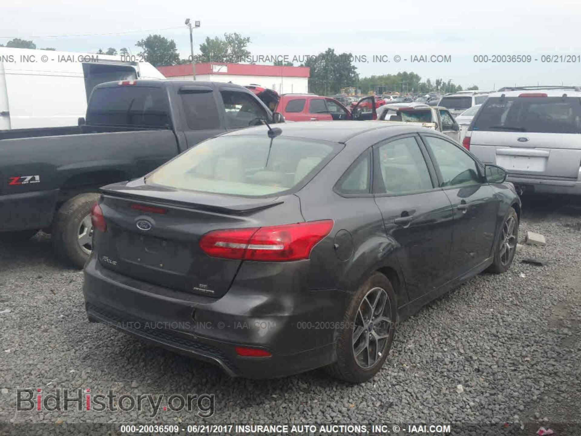 2016 Ford Focus - VIN: 1FADP3F24GL376643 - Фото 4