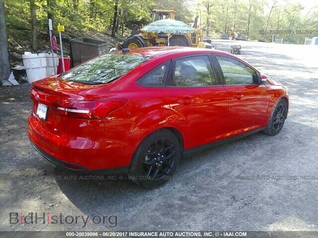 2016 Ford Focus - VIN: 1FADP3F21GL302693 - Photo 4