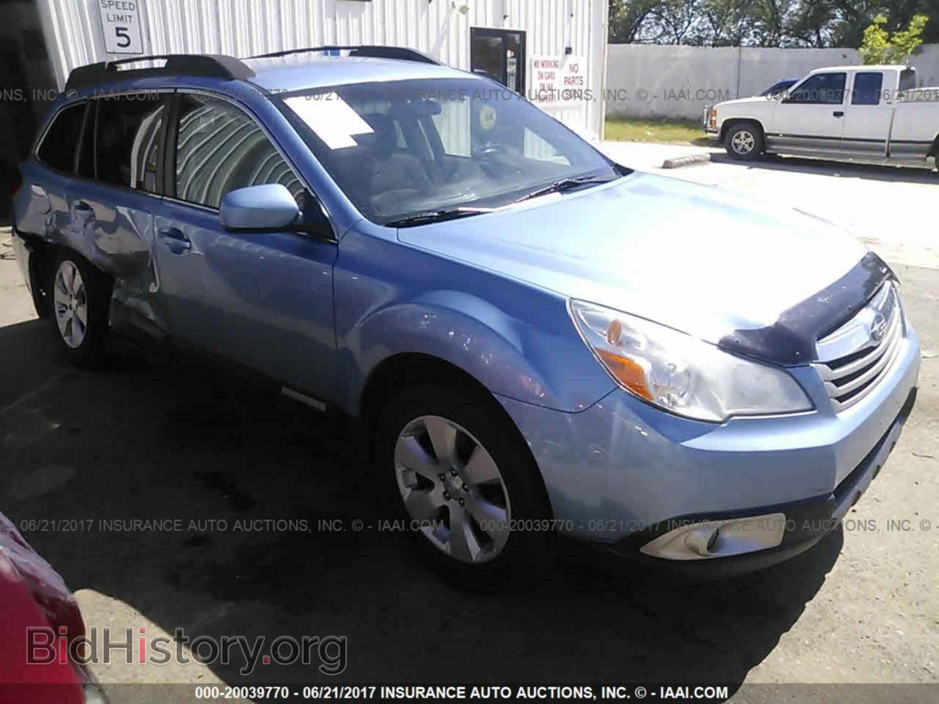 Photo 4S4BRBCC9B3315893 - Subaru Outback 2011