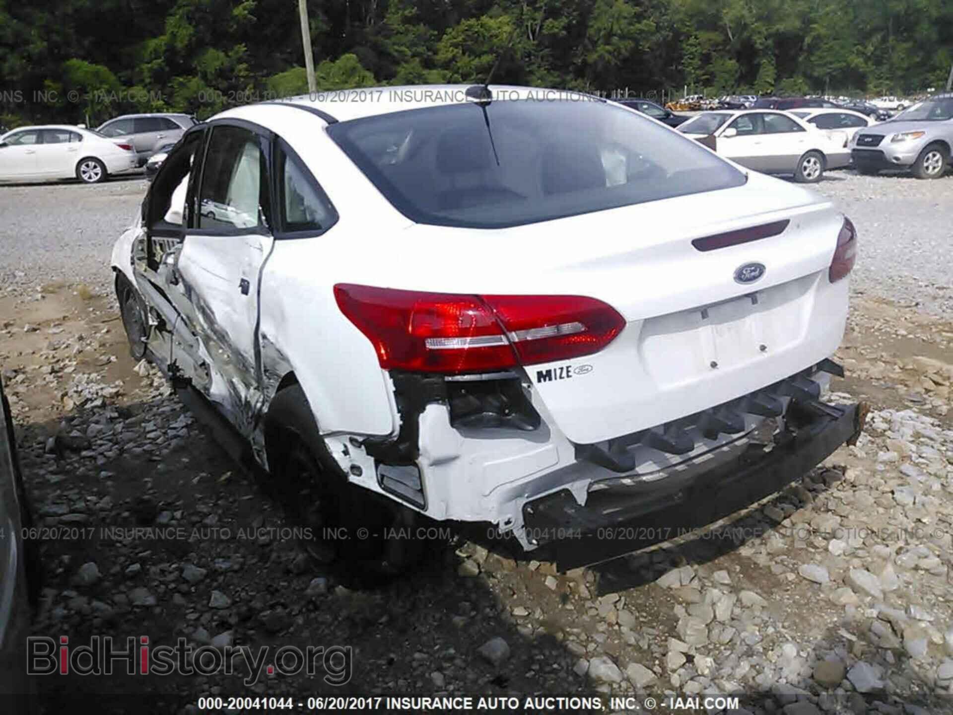 2016 Ford Focus - VIN: 1FADP3E21GL298274 - Фото 3
