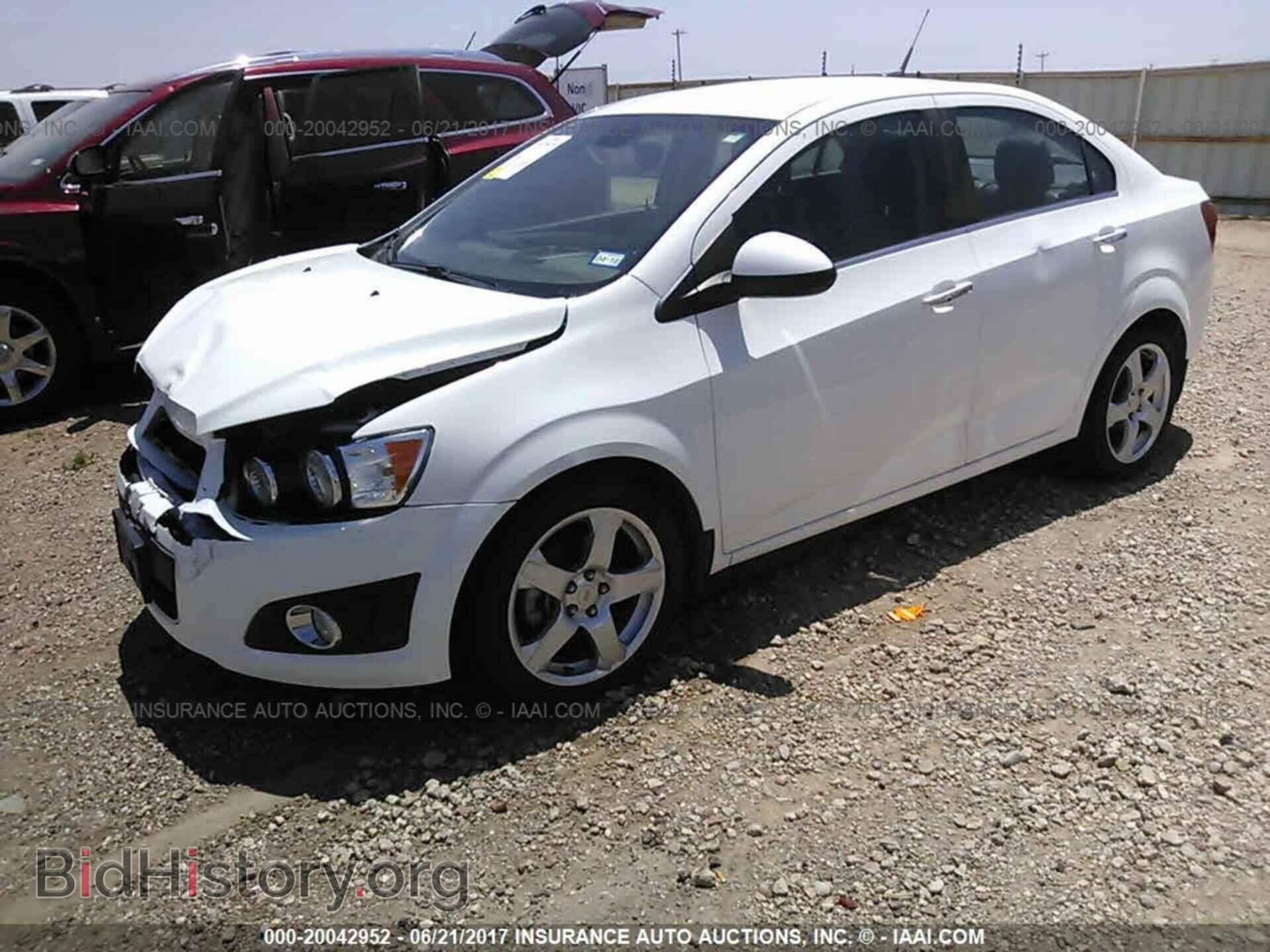 2012 Chevrolet Sonic - VIN: 1G1JE5SH4C4143111 - Фото 2