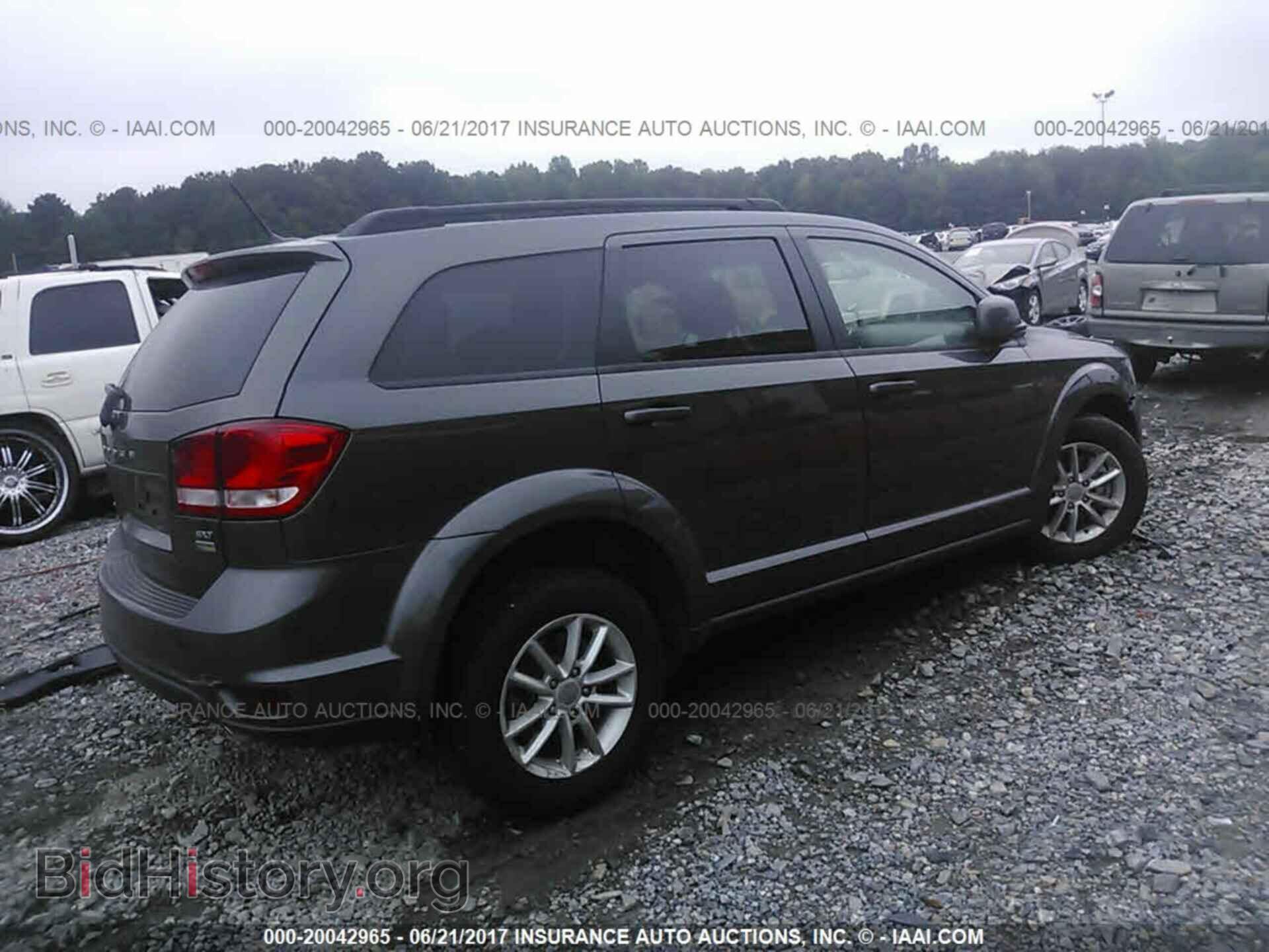 2015 Dodge Journey - VIN: 3C4PDCBG8FT716767 - Photo 4