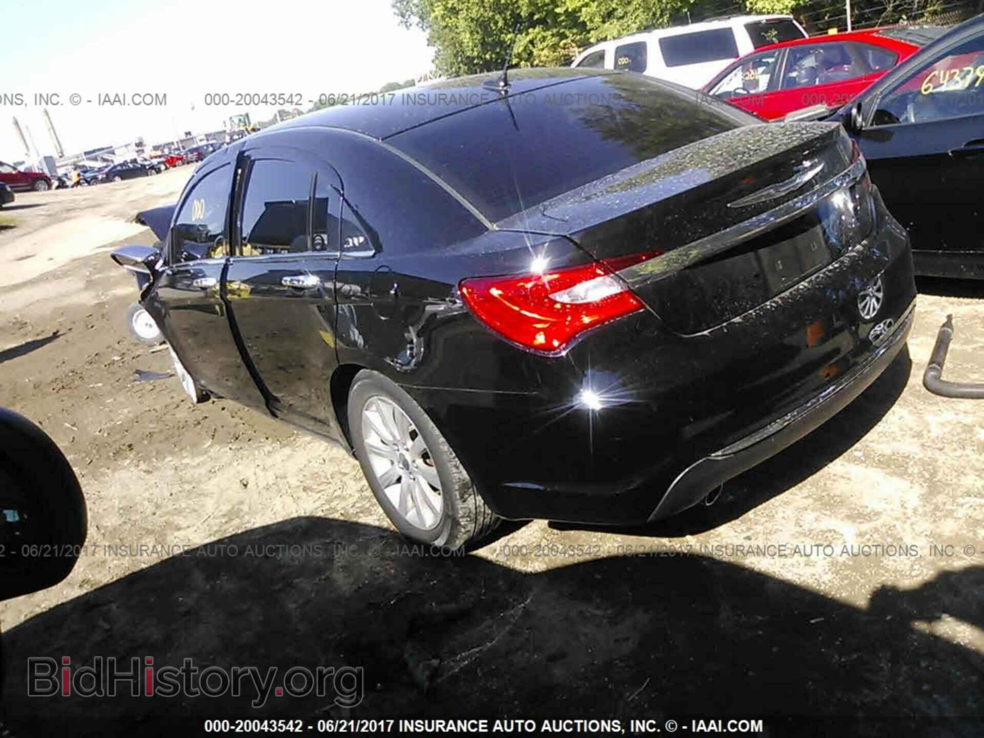 2013 Chrysler 200 - VIN: 1C3CCBCG8DN602067 - Фото 3
