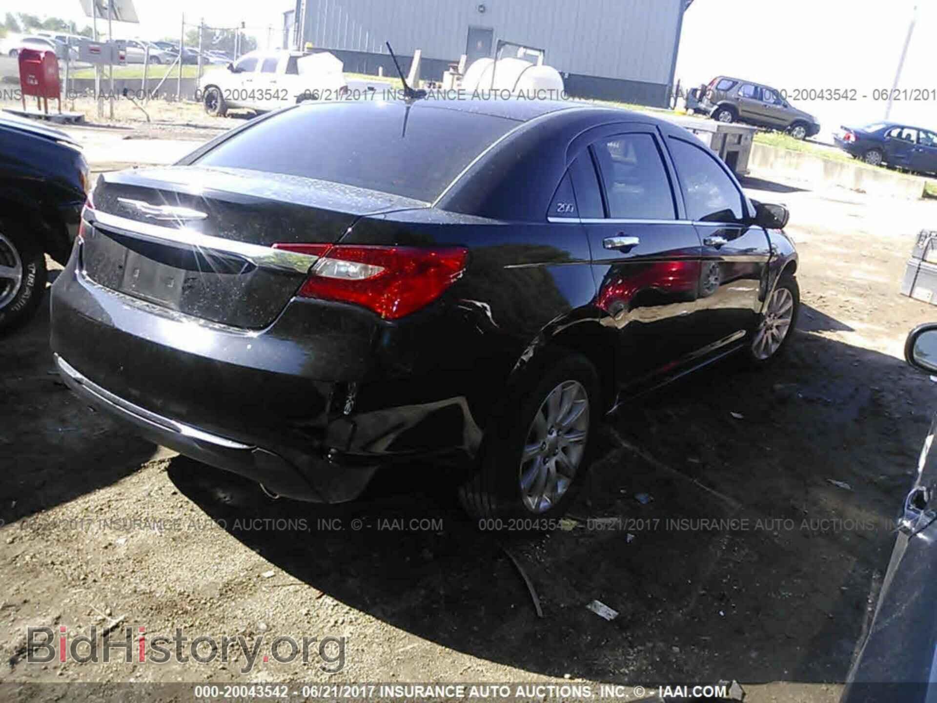 2013 Chrysler 200 - VIN: 1C3CCBCG8DN602067 - Фото 4