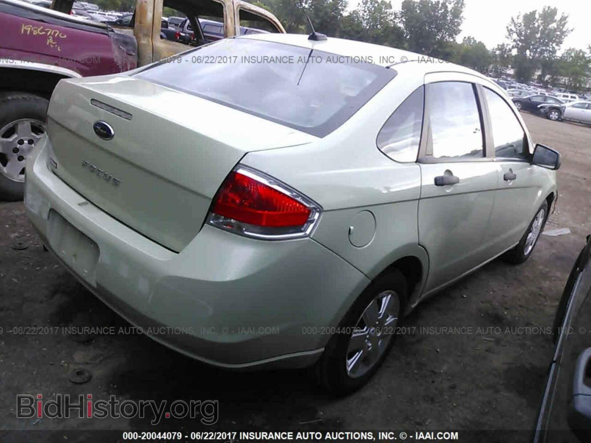 2011 Ford Focus - VIN: 1FAHP3EN4BW166399 - Фото 4