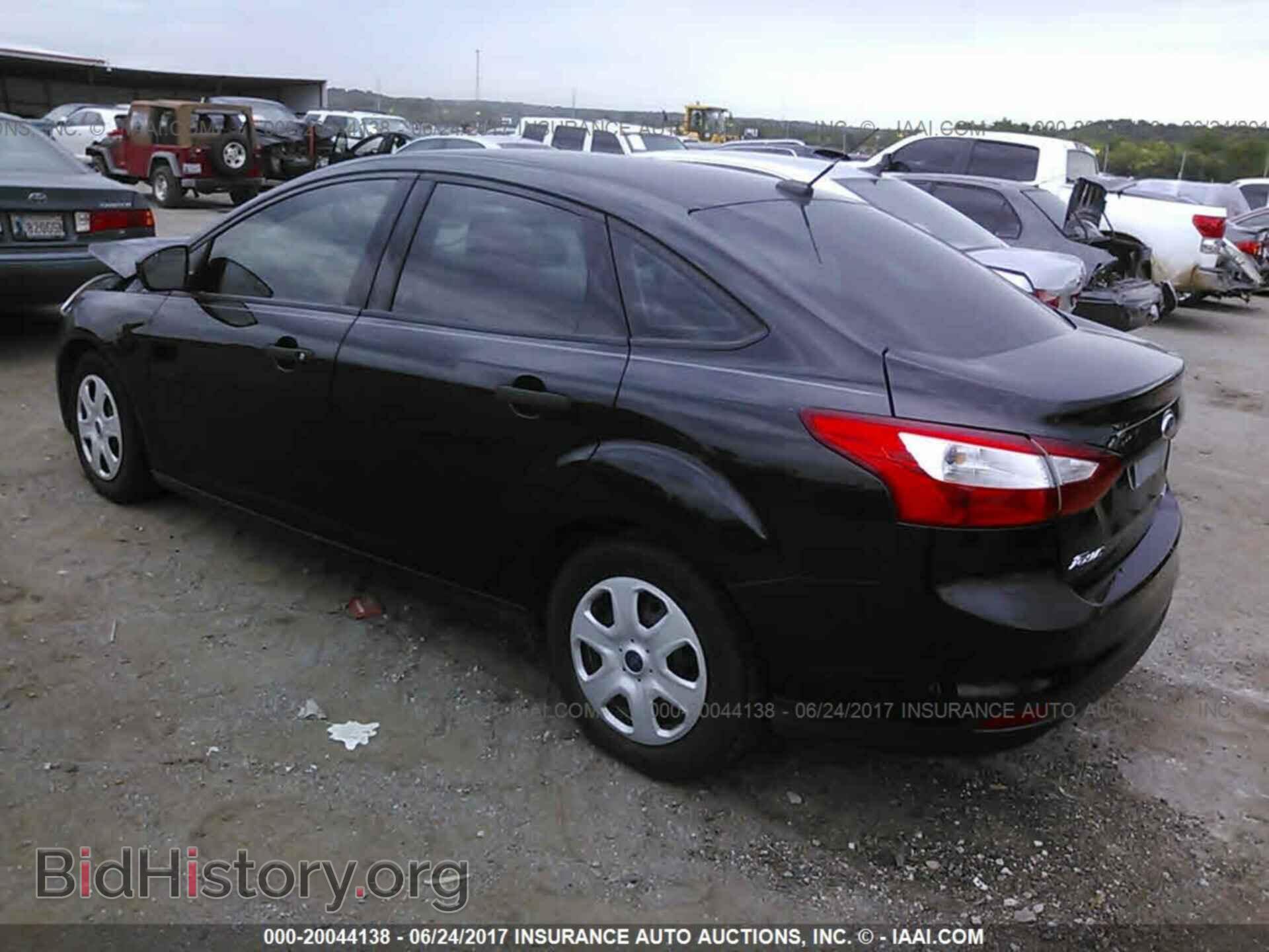 2014 Ford Focus - VIN: 1FADP3E20EL224213 - Photo 3