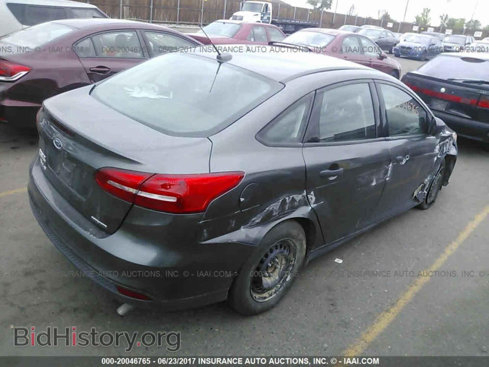 2016 Ford Focus - VIN: 1FADP3E2XGL293638 - Фото 4