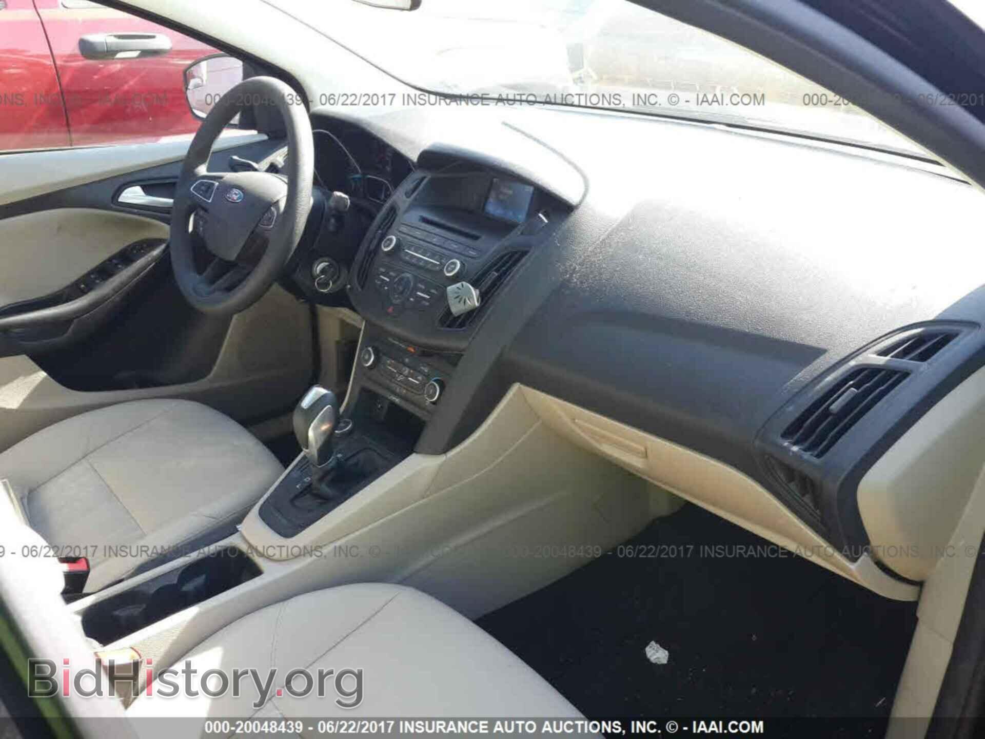 2016 Ford Focus - VIN: 1FADP3F20GL384223 - Photo 5