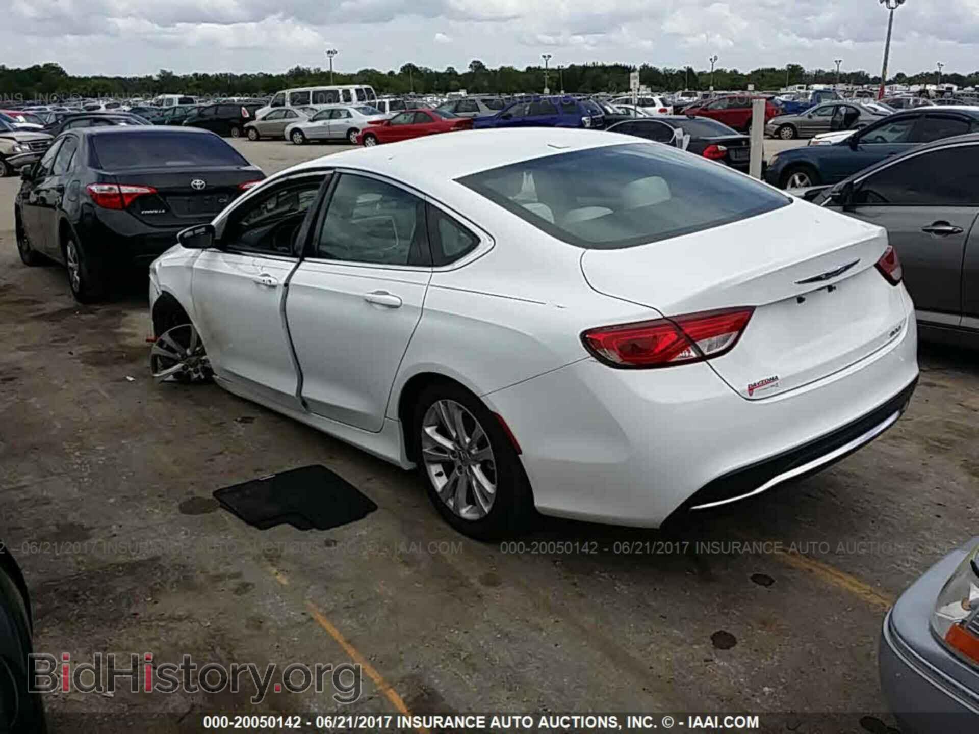 2015 Chrysler 200 - VIN: 1C3CCCAB0FN697370 - Фото 3