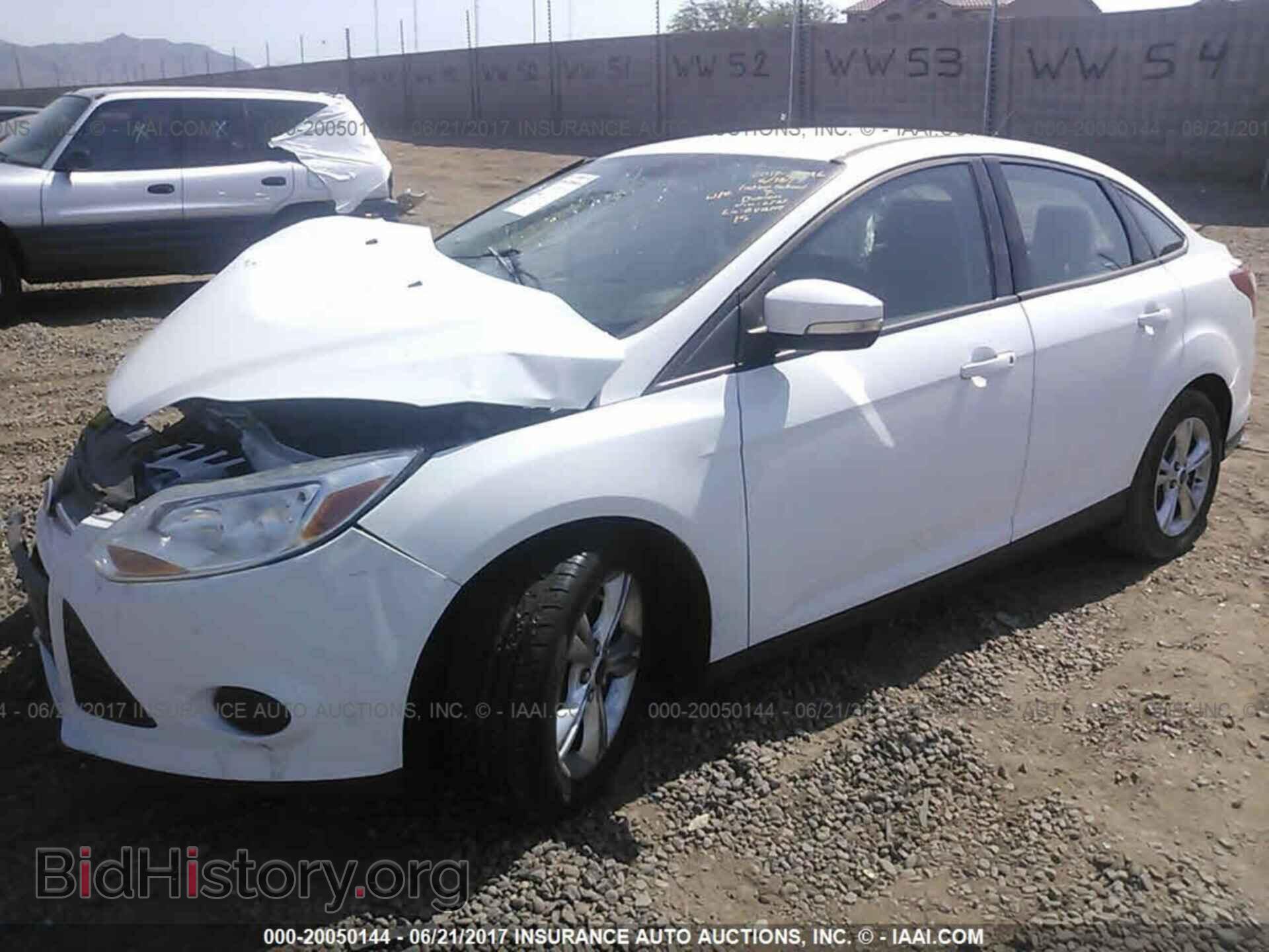2013 Ford Focus - VIN: 1FADP3F22DL246761 - Photo 2