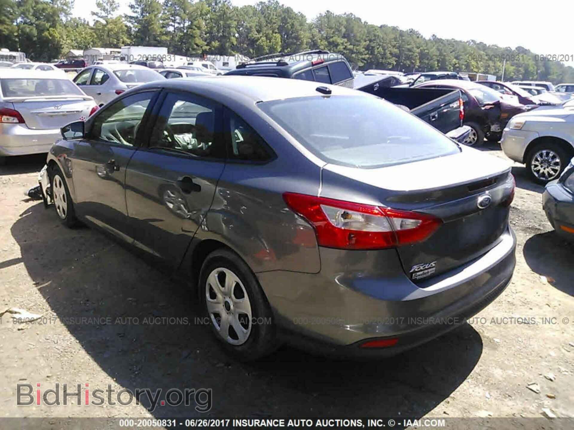 2012 Ford Focus - VIN: 1FAHP3E25CL230880 - Photo 3
