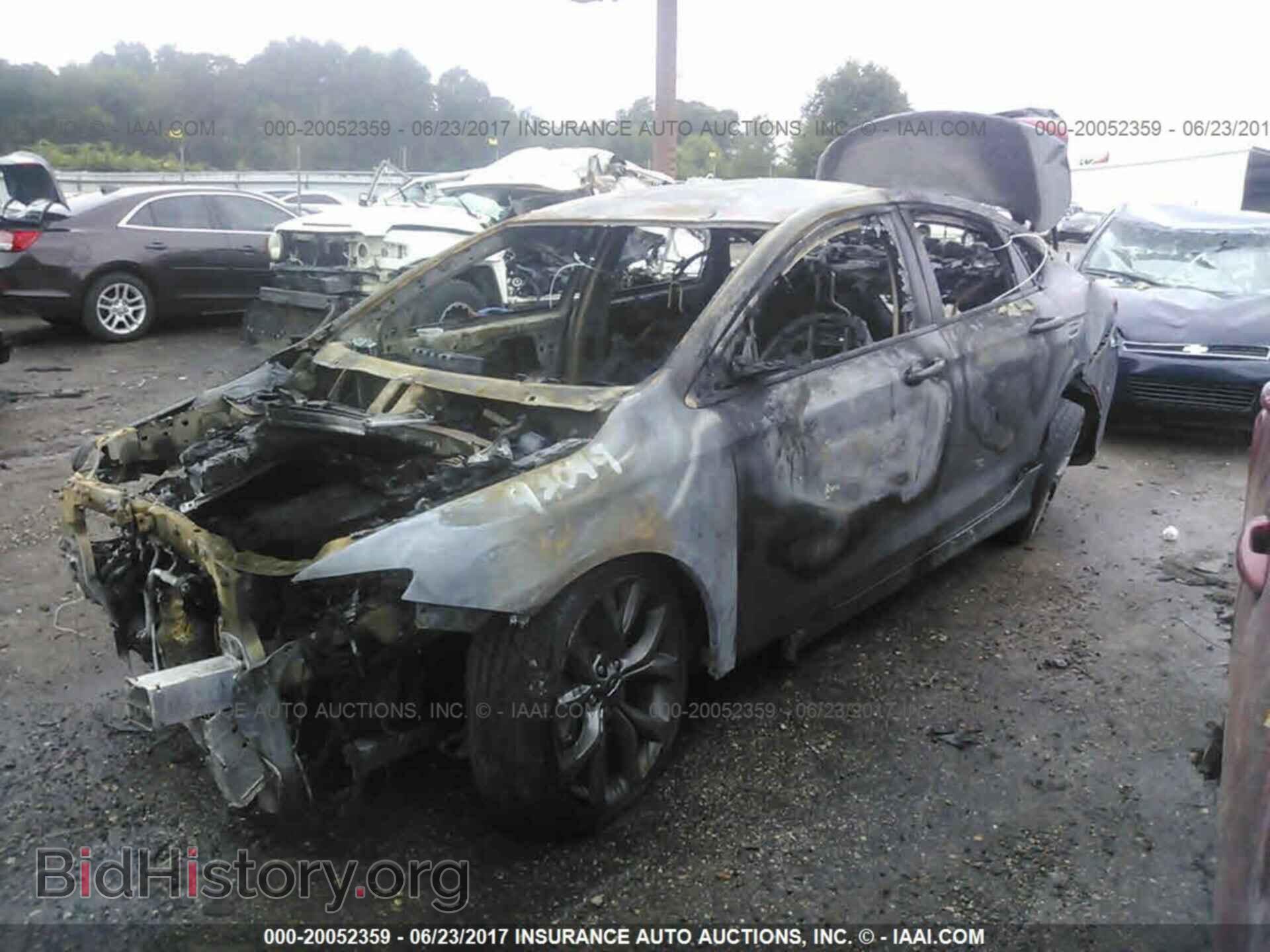 2015 Chrysler 200 - VIN: 1C3CCCBG2FN535346 - Фото 2