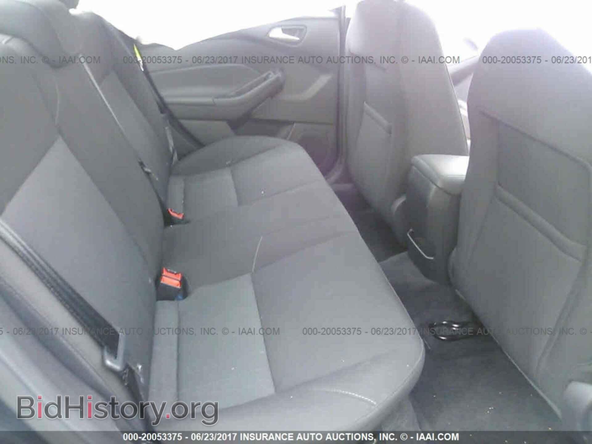2016 Ford Focus - VIN: 1FADP3F29GL211493 - Photo 8