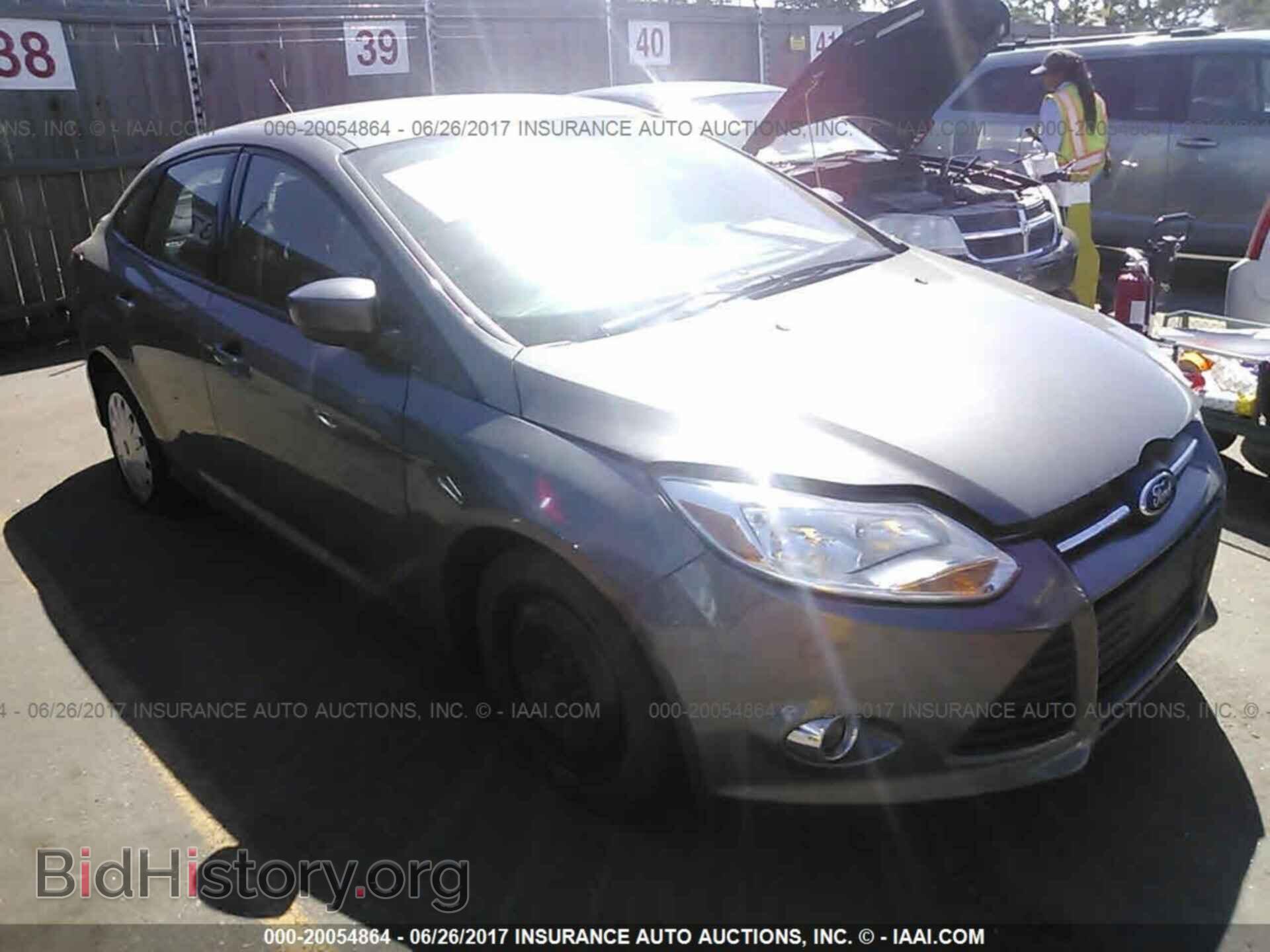 Photo 1FAHP3F24CL355657 - Ford Focus 2012