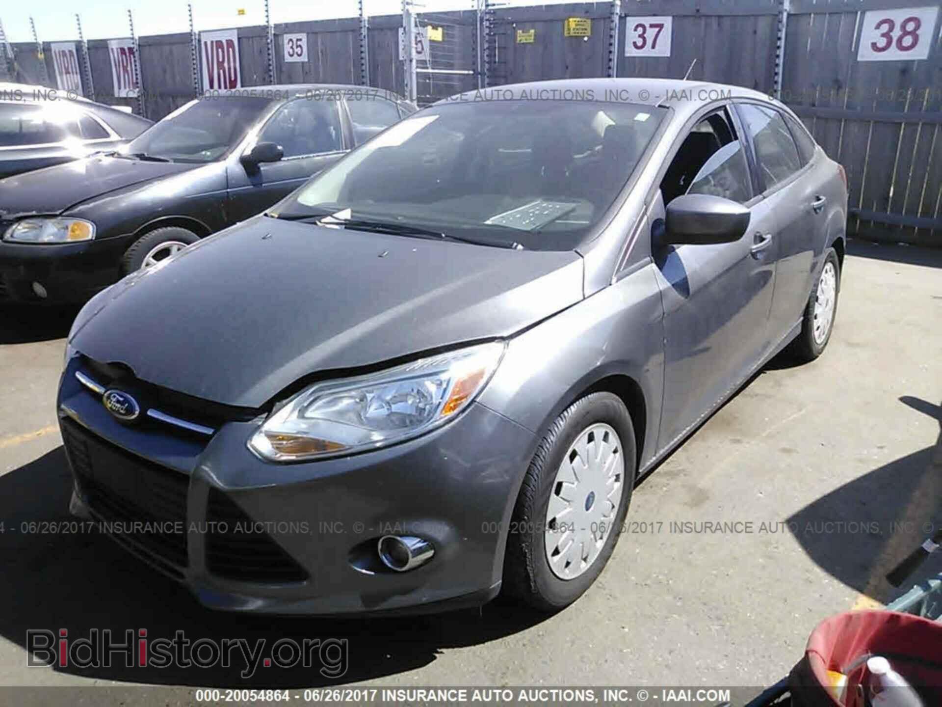 2012 Ford Focus - VIN: 1FAHP3F24CL355657 - Photo 2