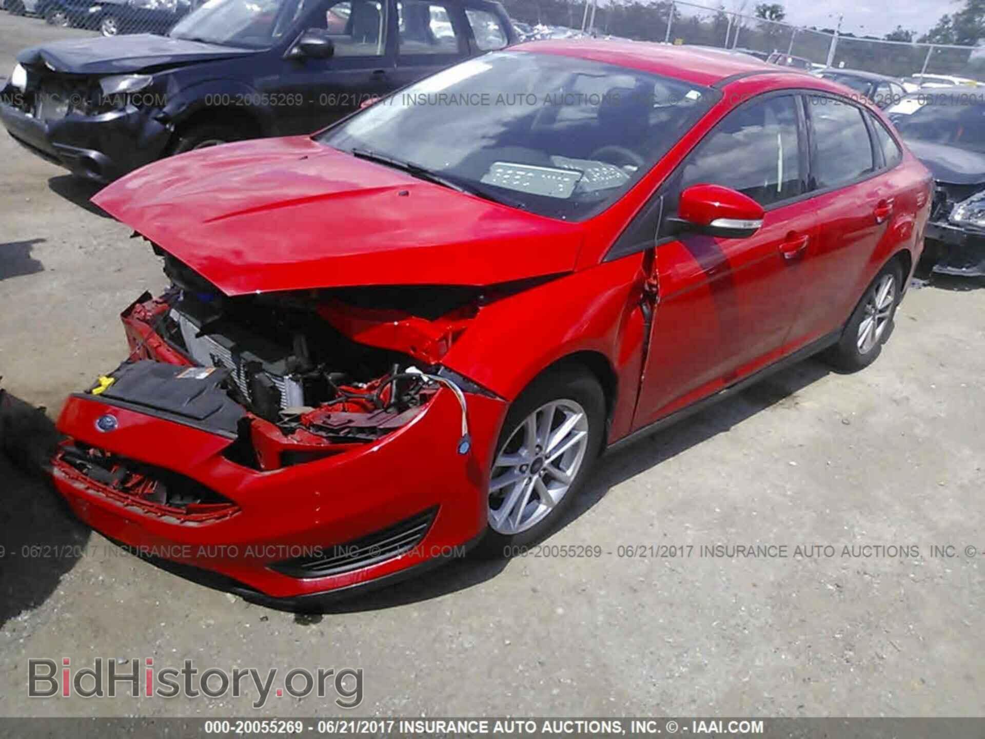 2016 Ford Focus - VIN: 1FADP3F2XGL350712 - Photo 2