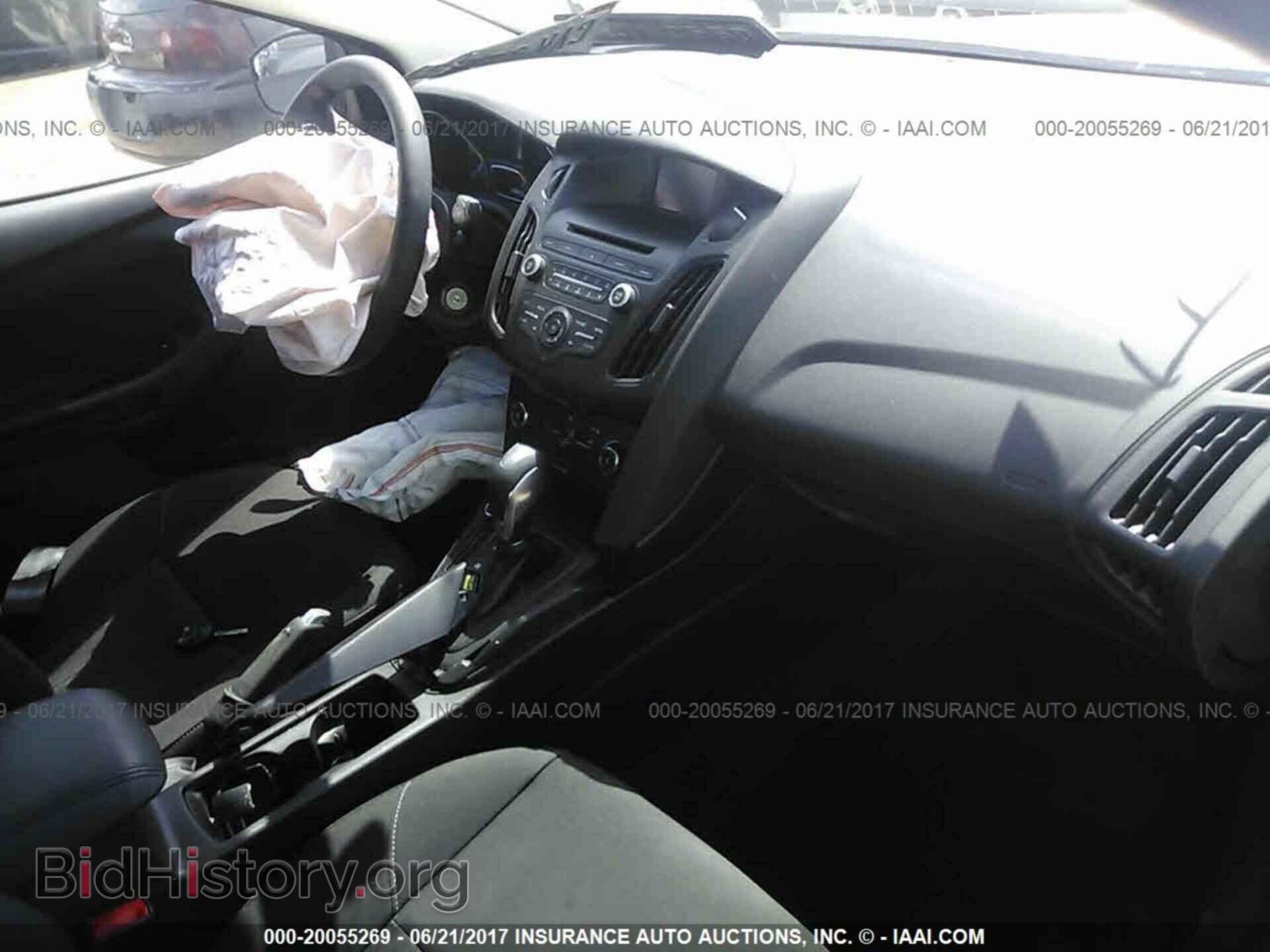 2016 Ford Focus - VIN: 1FADP3F2XGL350712 - Photo 5