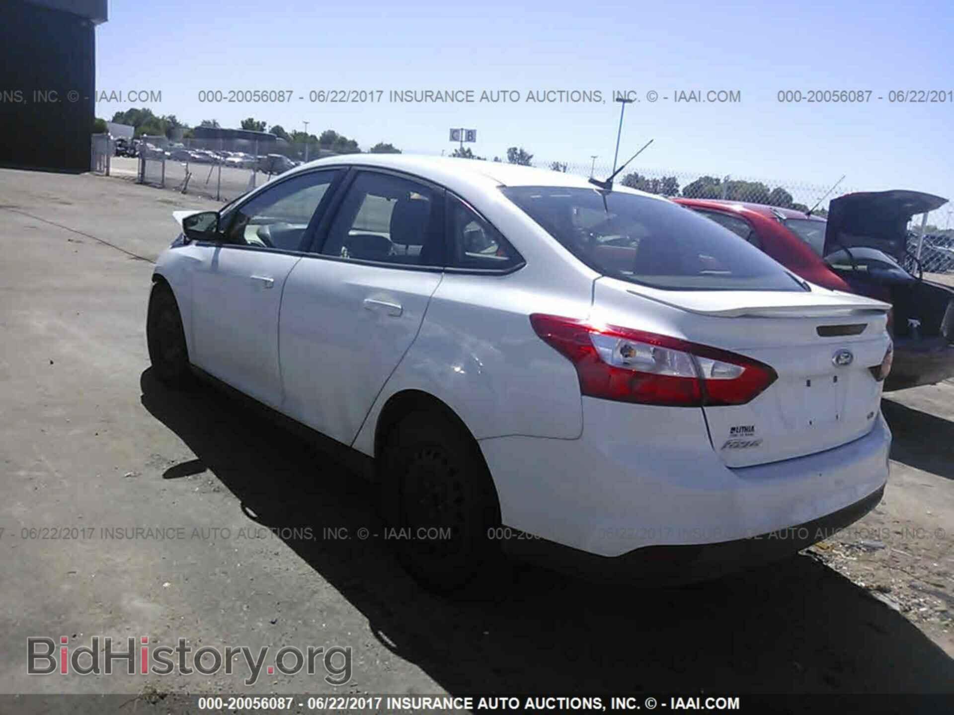 2012 Ford Focus - VIN: 1FAHP3F22CL227482 - Photo 3