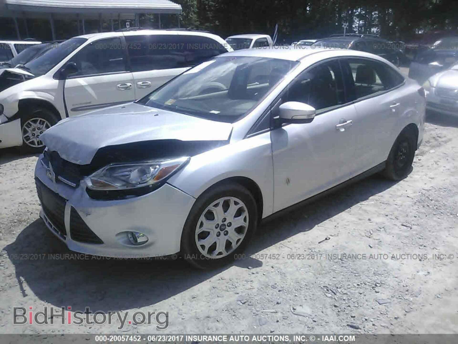 2012 Ford Focus - VIN: 1FAHP3F20CL260240 - Photo 2