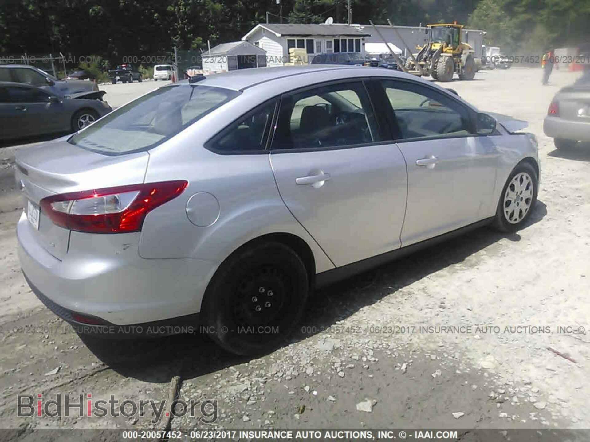 2012 Ford Focus - VIN: 1FAHP3F20CL260240 - Photo 4