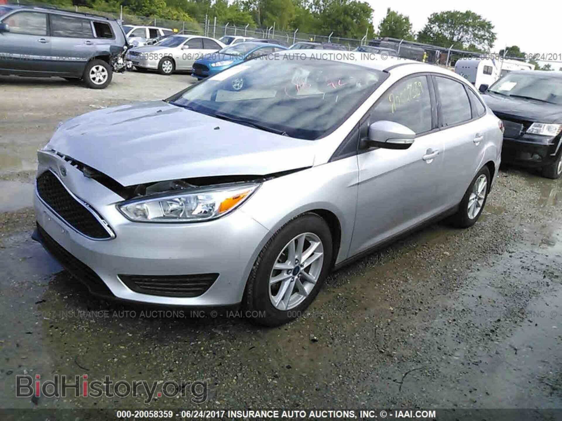 2015 Ford Focus - VIN: 1FADP3F27FL319688 - Photo 2