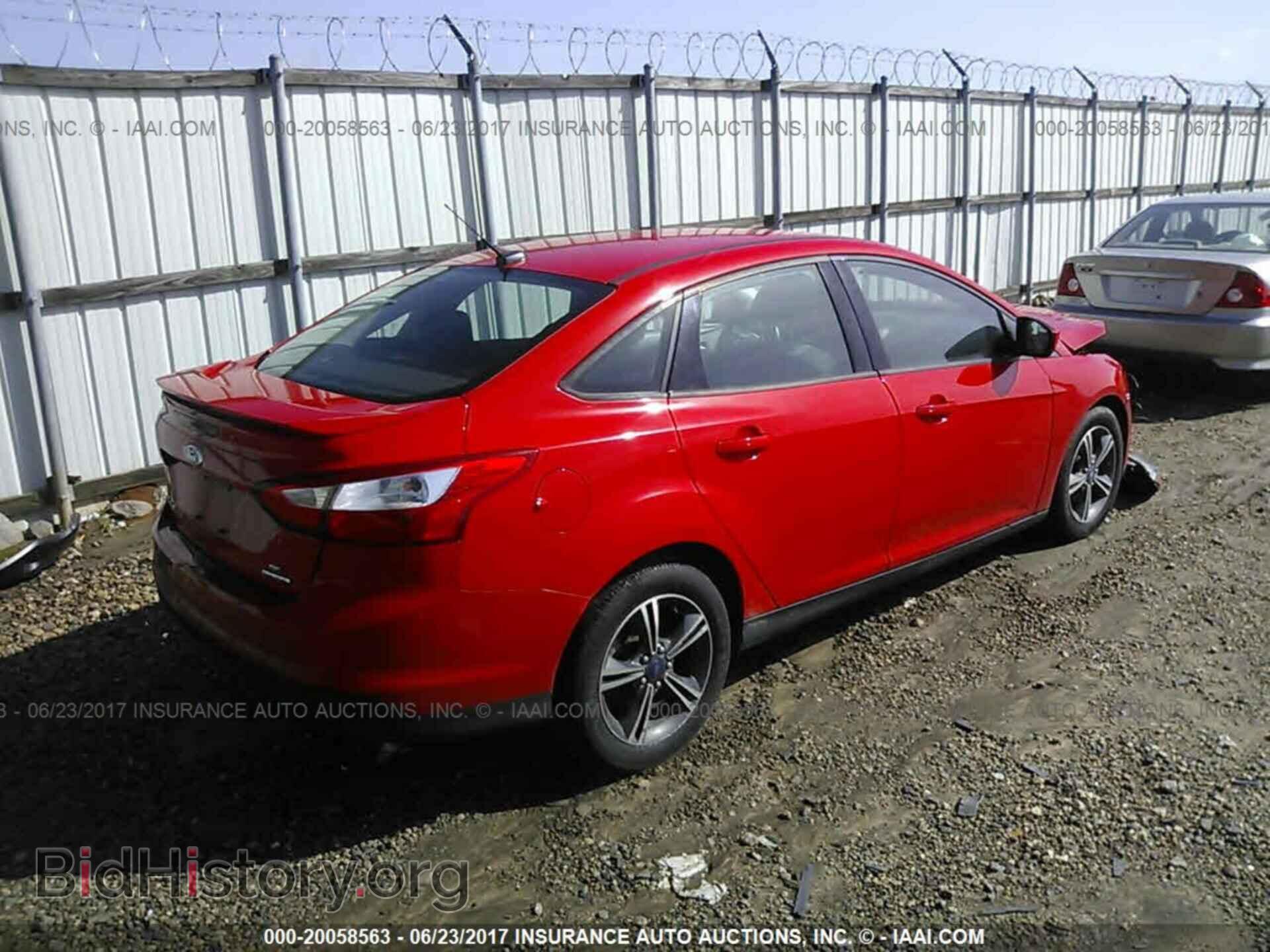 2012 Ford Focus - VIN: 1FAHP3F28CL420400 - Photo 4