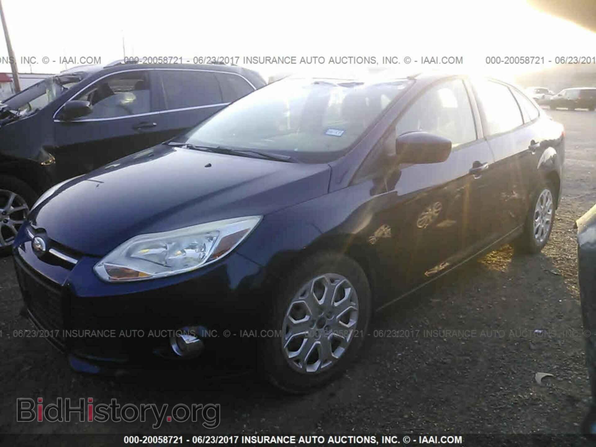 2012 Ford Focus - VIN: 1FAHP3F28CL157745 - Photo 2