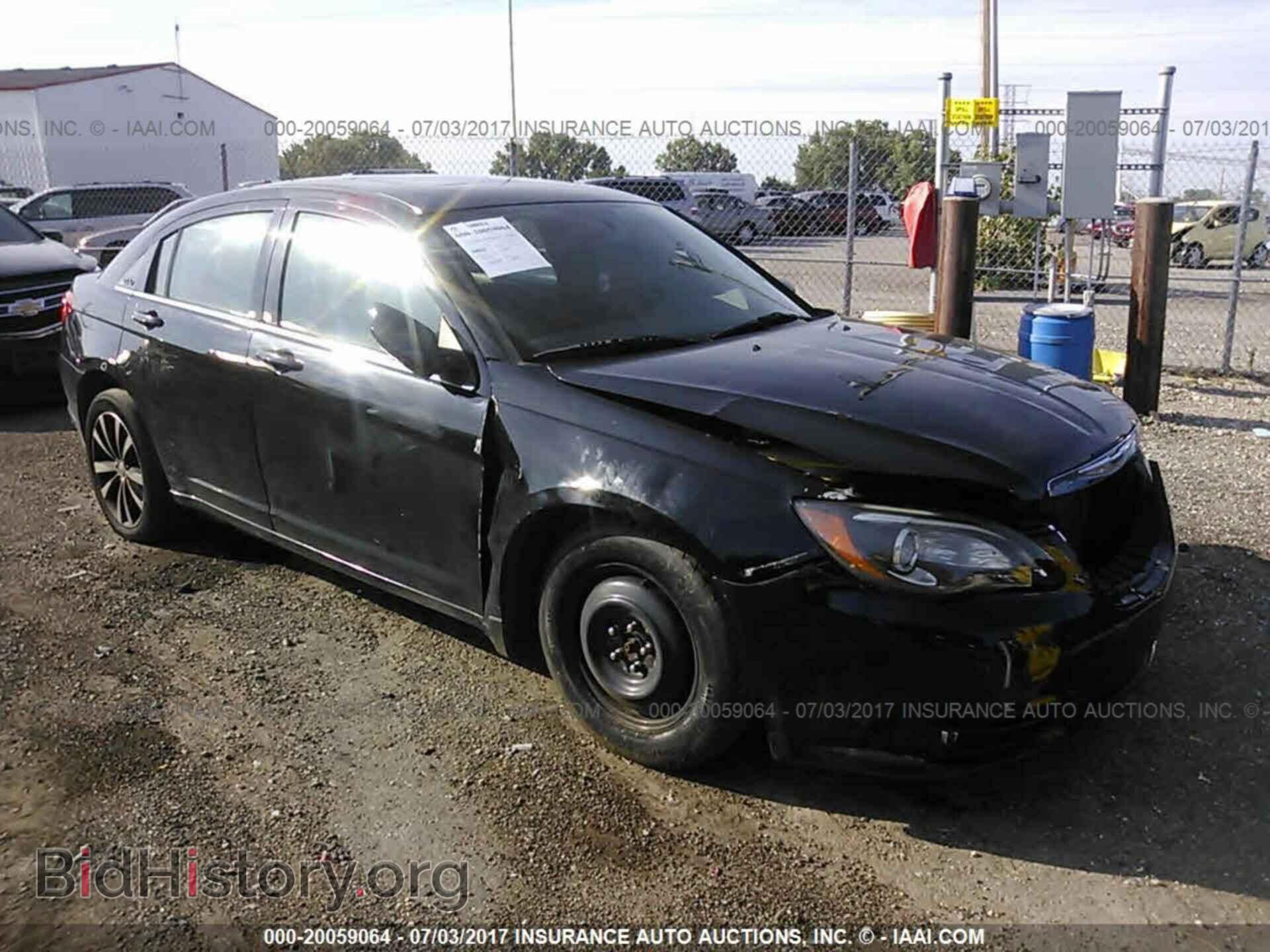 Photo 1C3BC8FG7BN600608 - Chrysler 200 2011