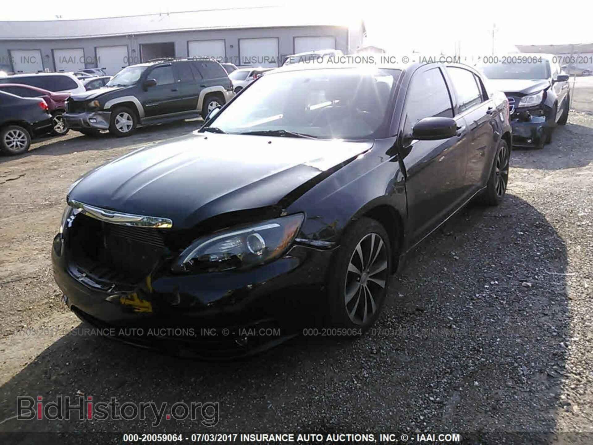 2011 Chrysler 200 - VIN: 1C3BC8FG7BN600608 - Photo 2