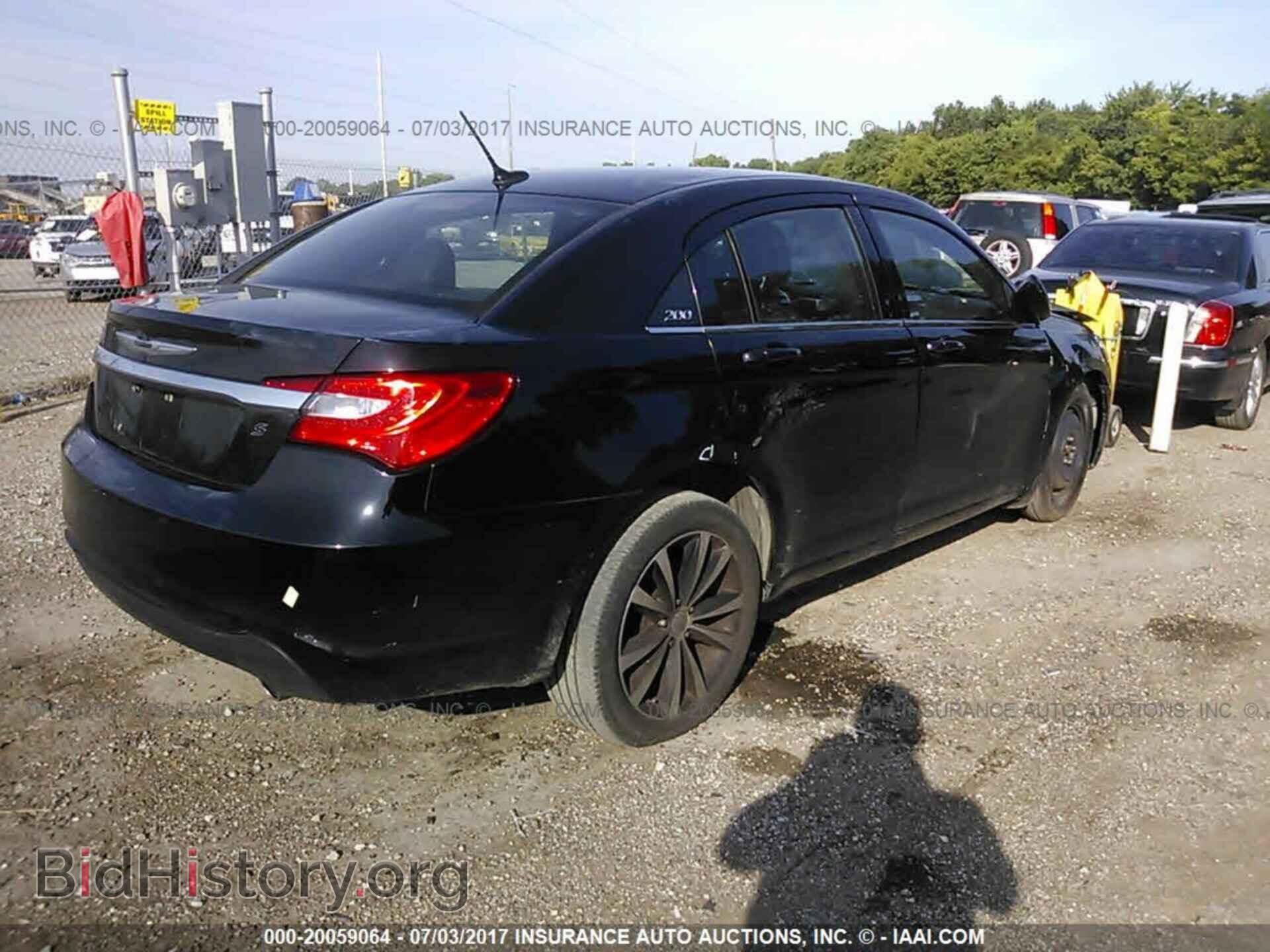 2011 Chrysler 200 - VIN: 1C3BC8FG7BN600608 - Photo 4