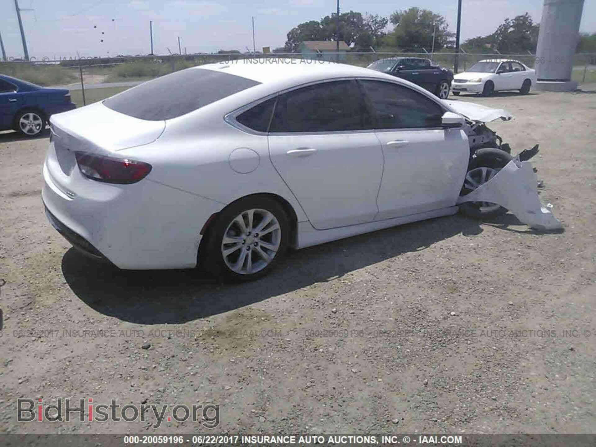 2015 Chrysler 200 - VIN: 1C3CCCAB8FN590647 - Photo 4