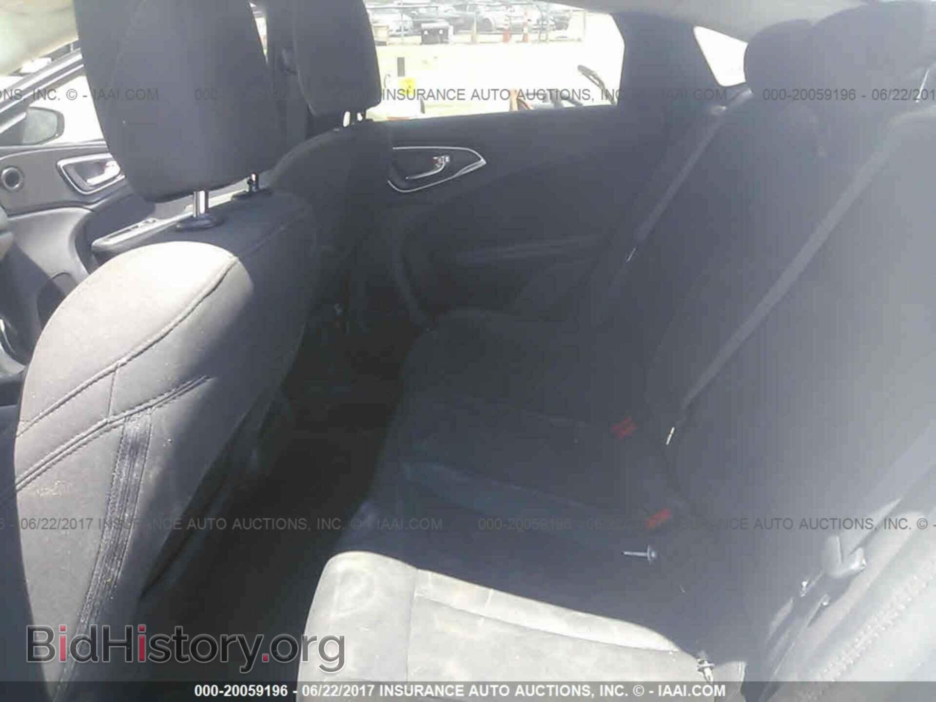 2015 Chrysler 200 - VIN: 1C3CCCAB8FN590647 - Photo 8