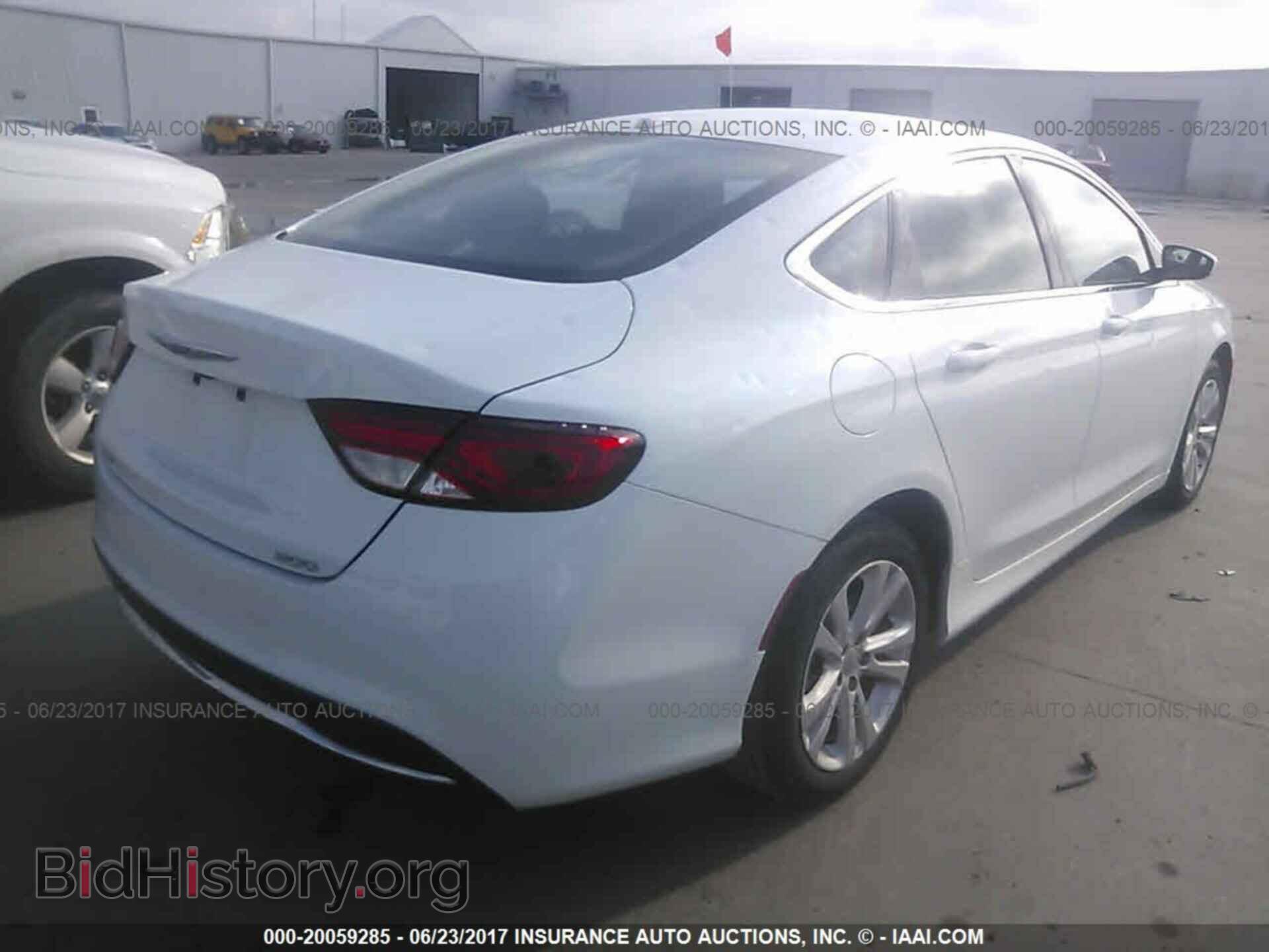 2015 Chrysler 200 - VIN: 1C3CCCAB1FN607336 - Photo 4