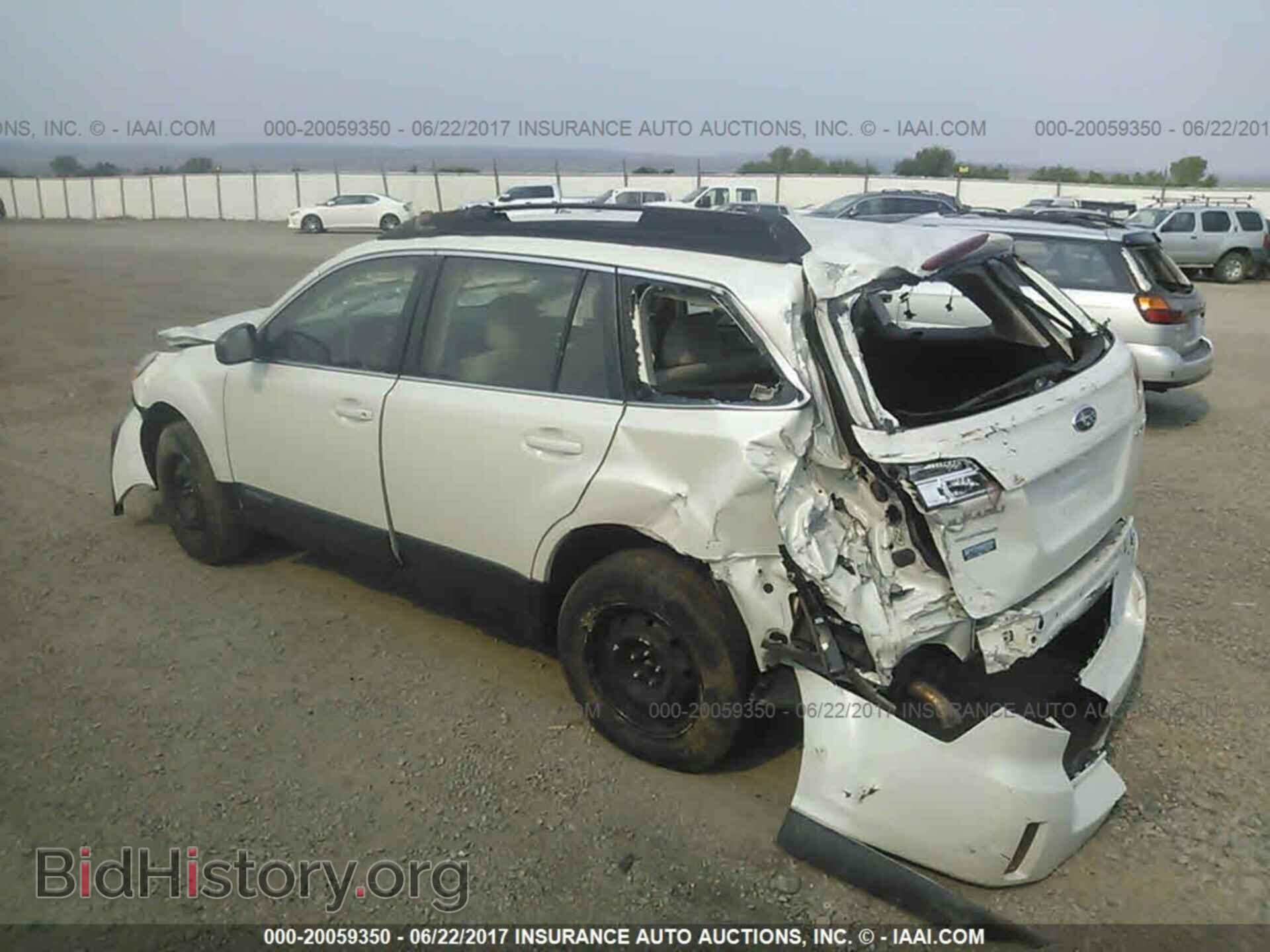 2014 Subaru Outback - VIN: 4S4BRCAC7E3221864 - Фото 3