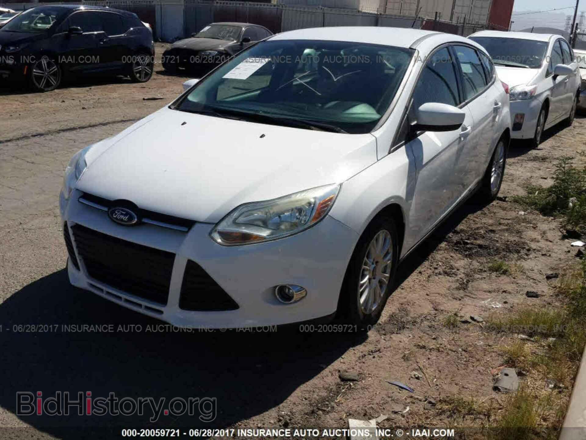2012 Ford Focus - VIN: 1FAHP3K21CL178944 - Фото 2
