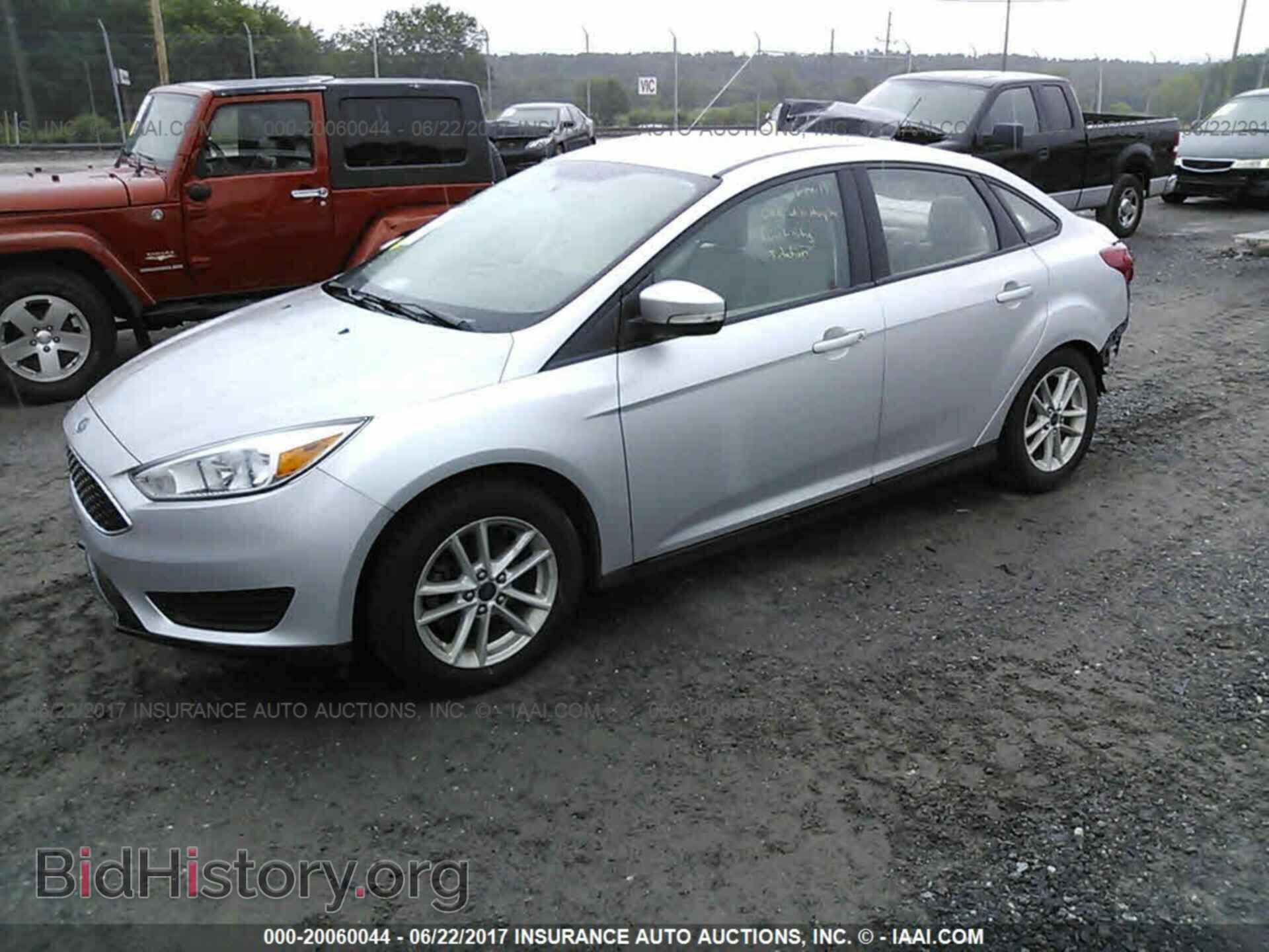 2015 Ford Focus - VIN: 1FADP3F20FL291846 - Photo 2