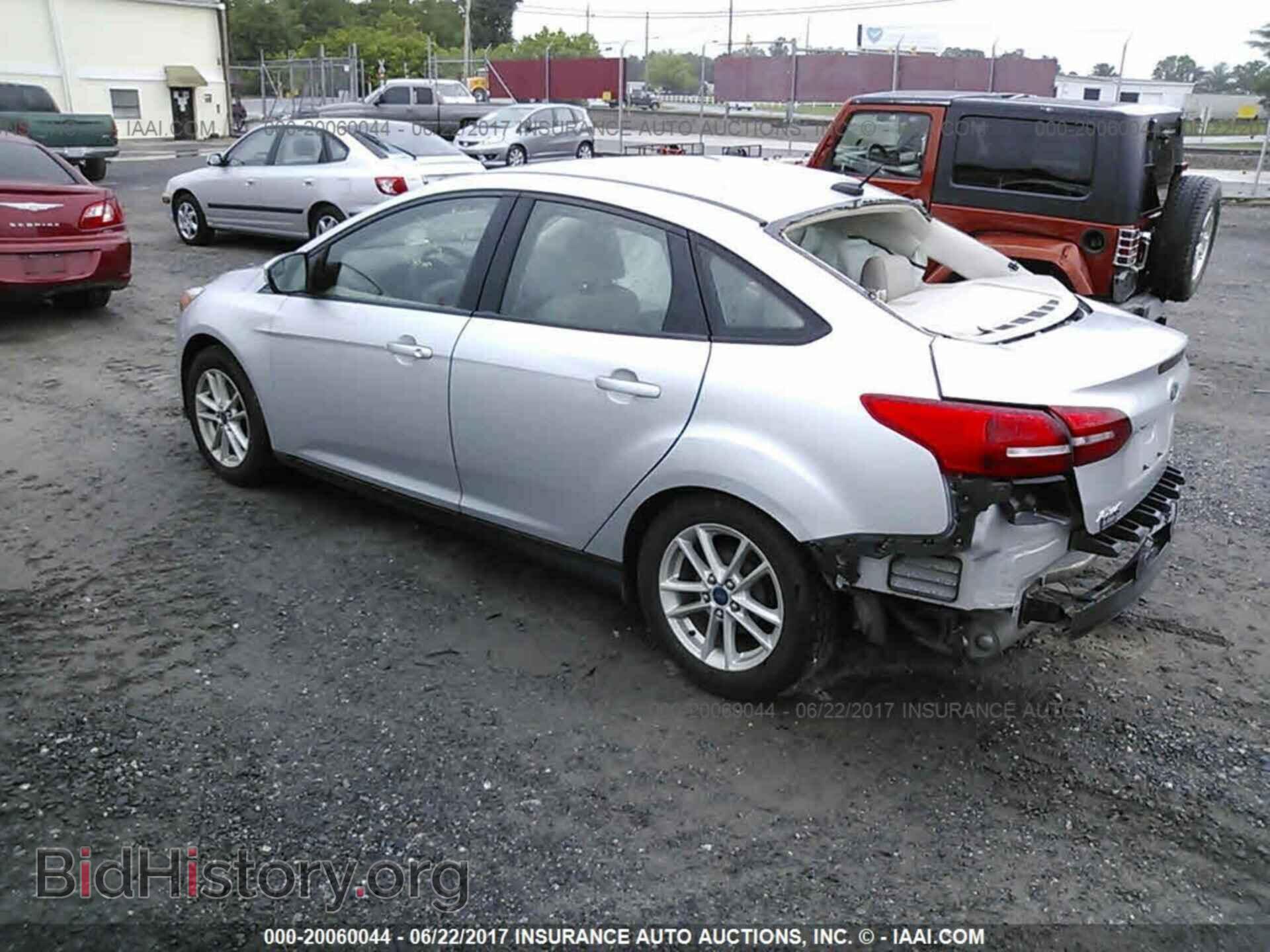2015 Ford Focus - VIN: 1FADP3F20FL291846 - Photo 3