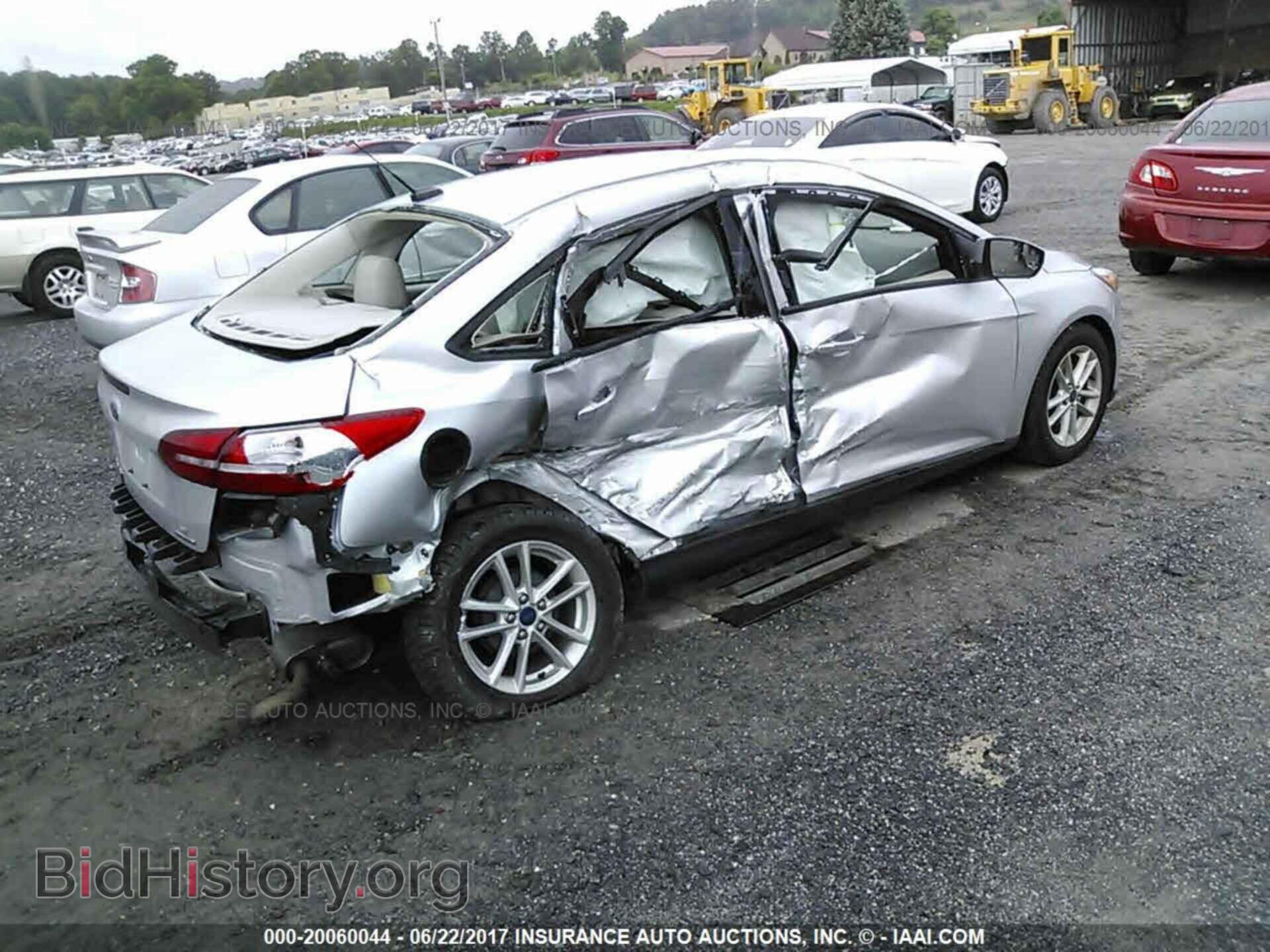2015 Ford Focus - VIN: 1FADP3F20FL291846 - Photo 4
