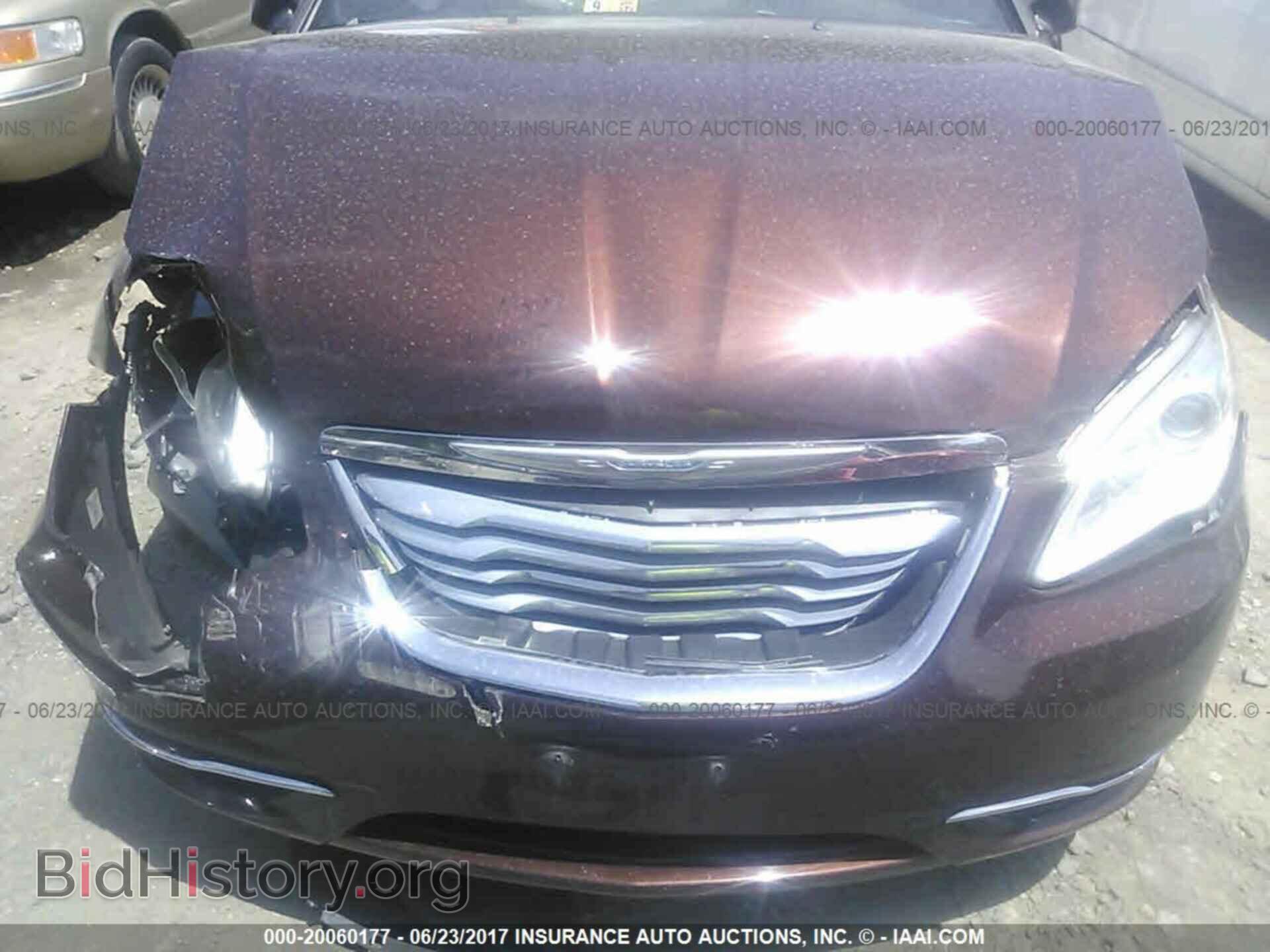 2013 Chrysler 200 - VIN: 1C3CCBBG6DN533722 - Фото 10