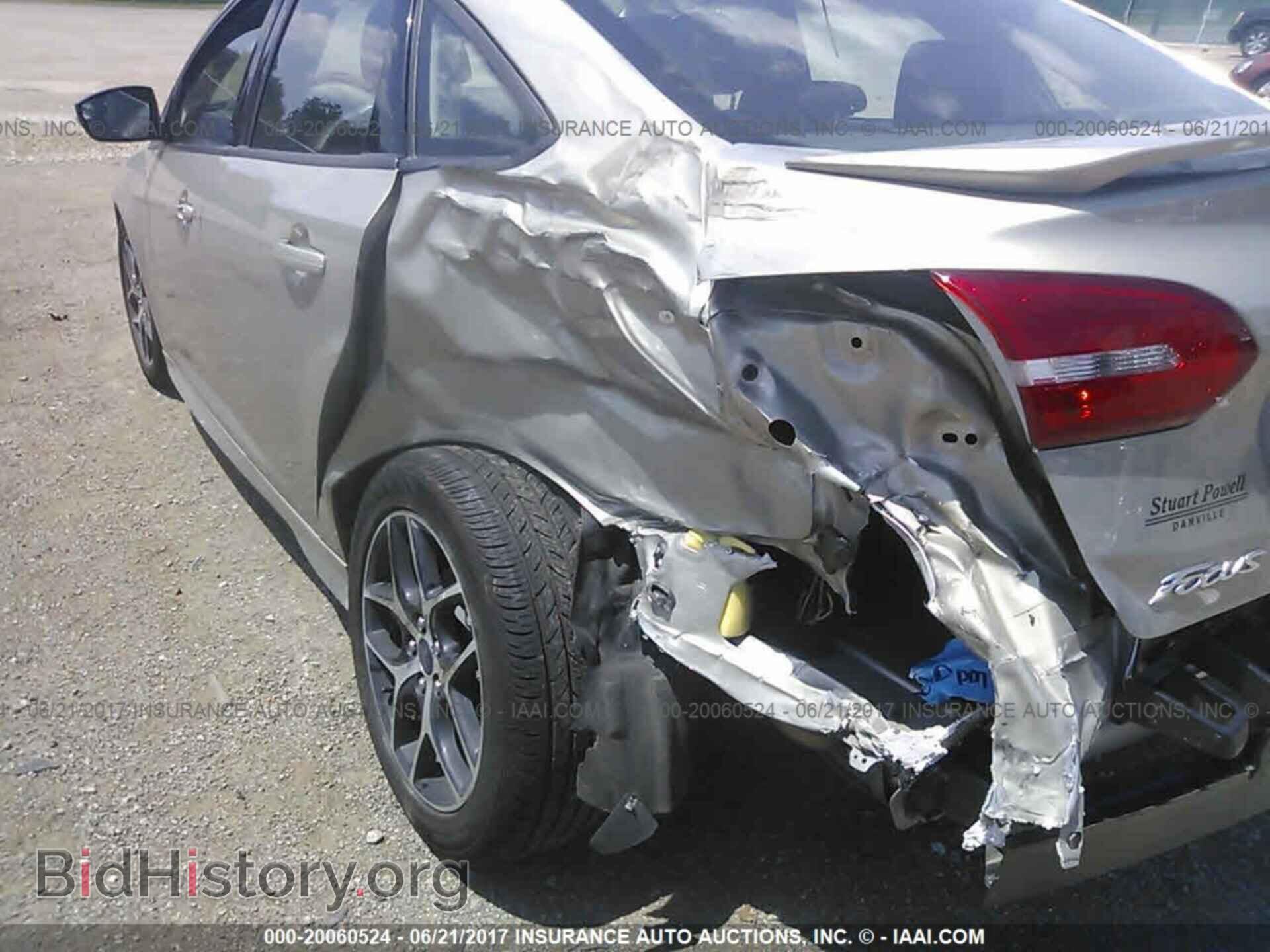 2016 Ford Focus - VIN: 1FADP3F21GL359220 - Photo 6